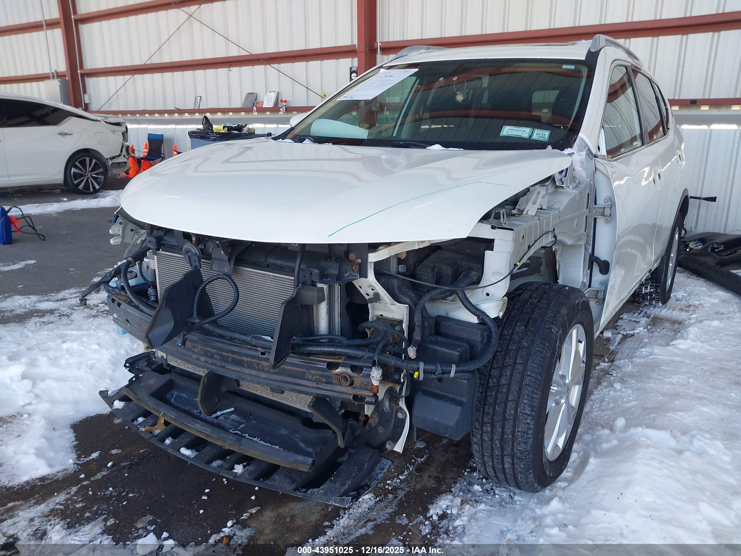 NISSAN ROGUE image 6