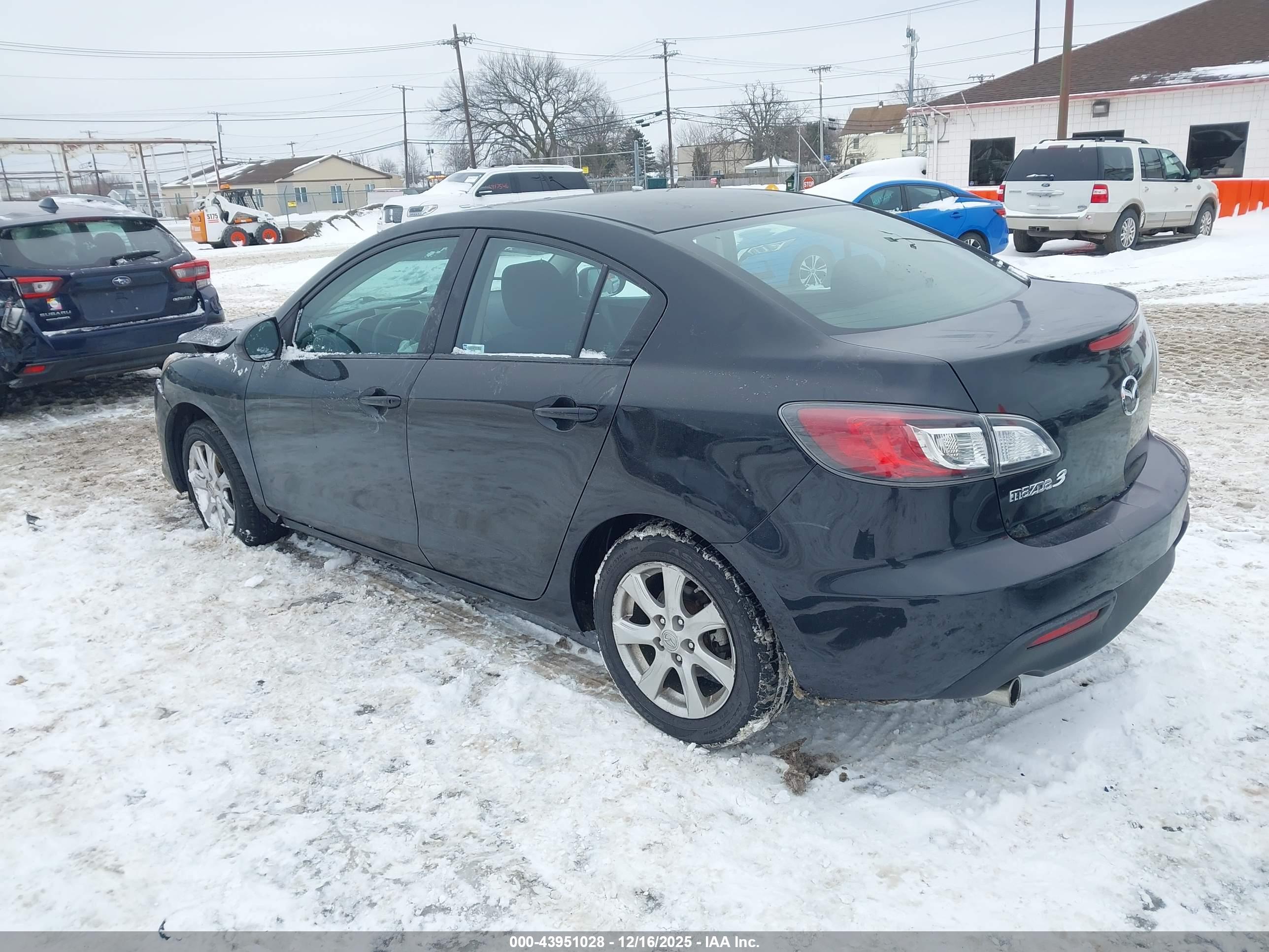 MAZDA MAZDA3 image 3