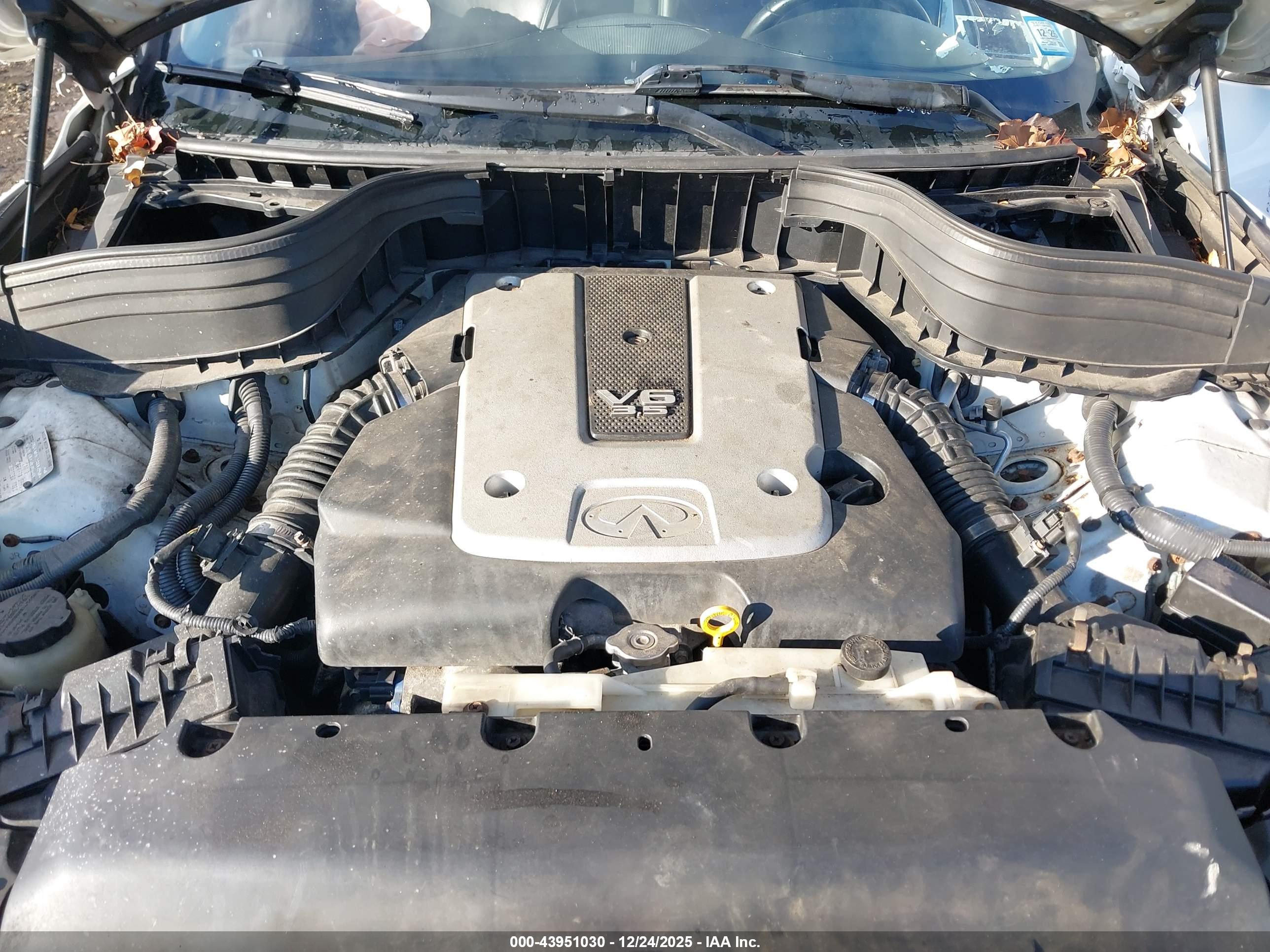 INFINITI EX35 image 10