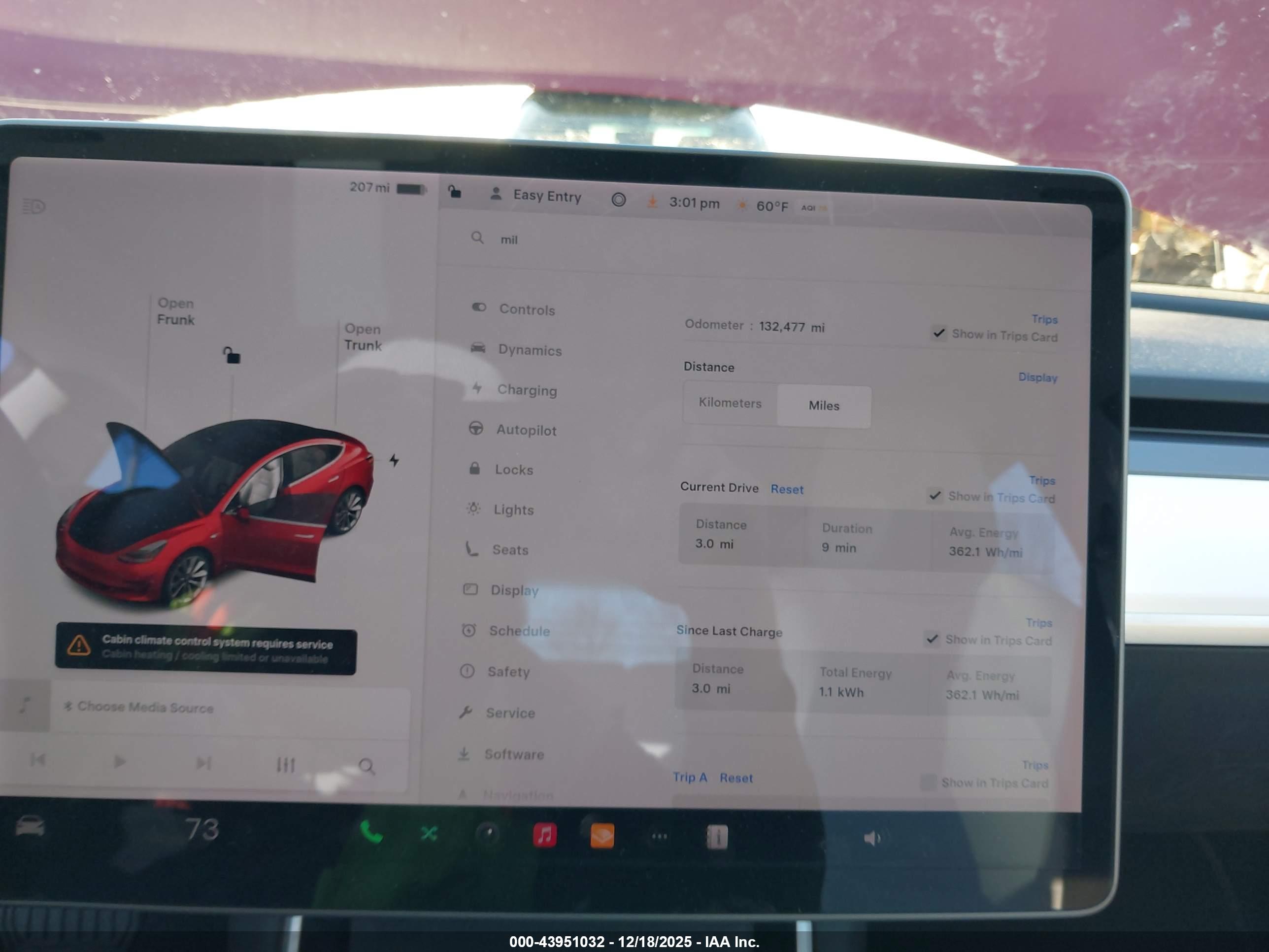 TESLA MODEL image 7