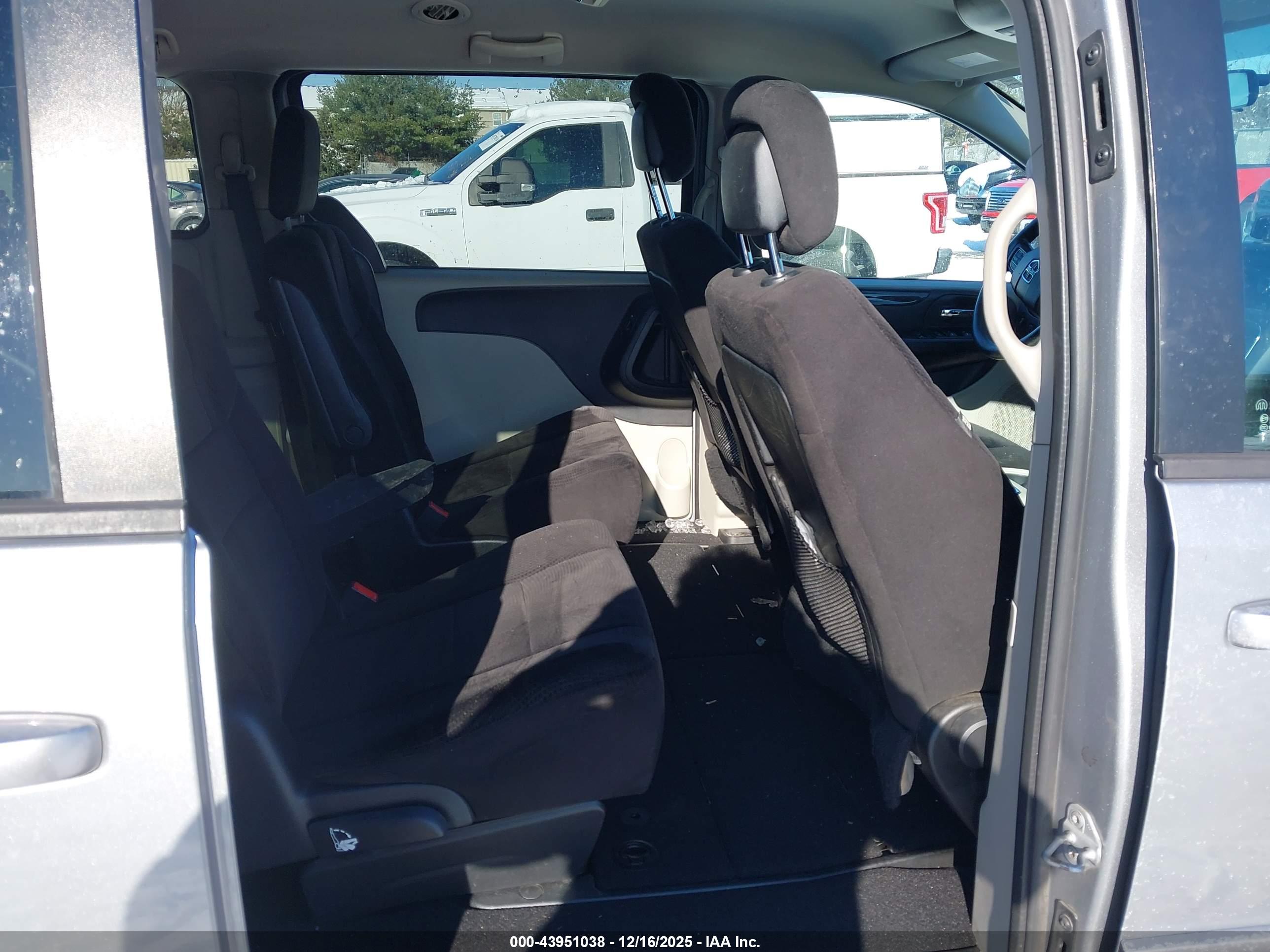 DODGE GRAND image 8