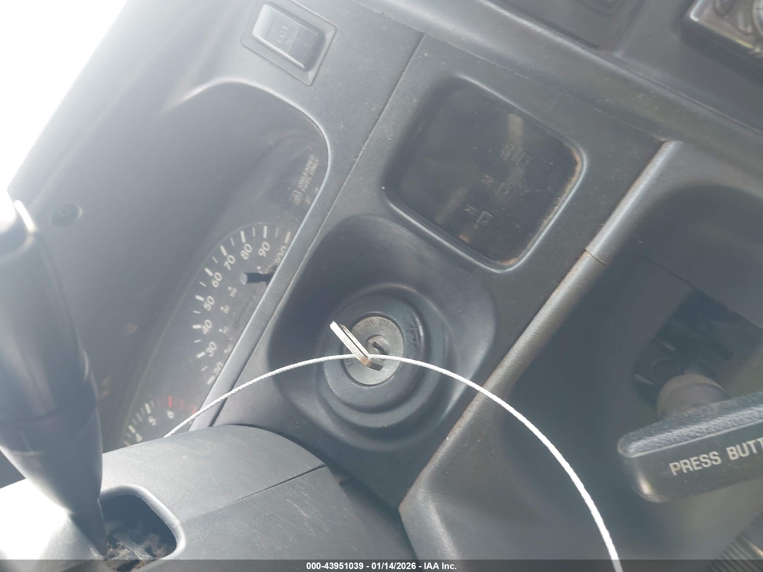 TOYOTA TACOMA image 11