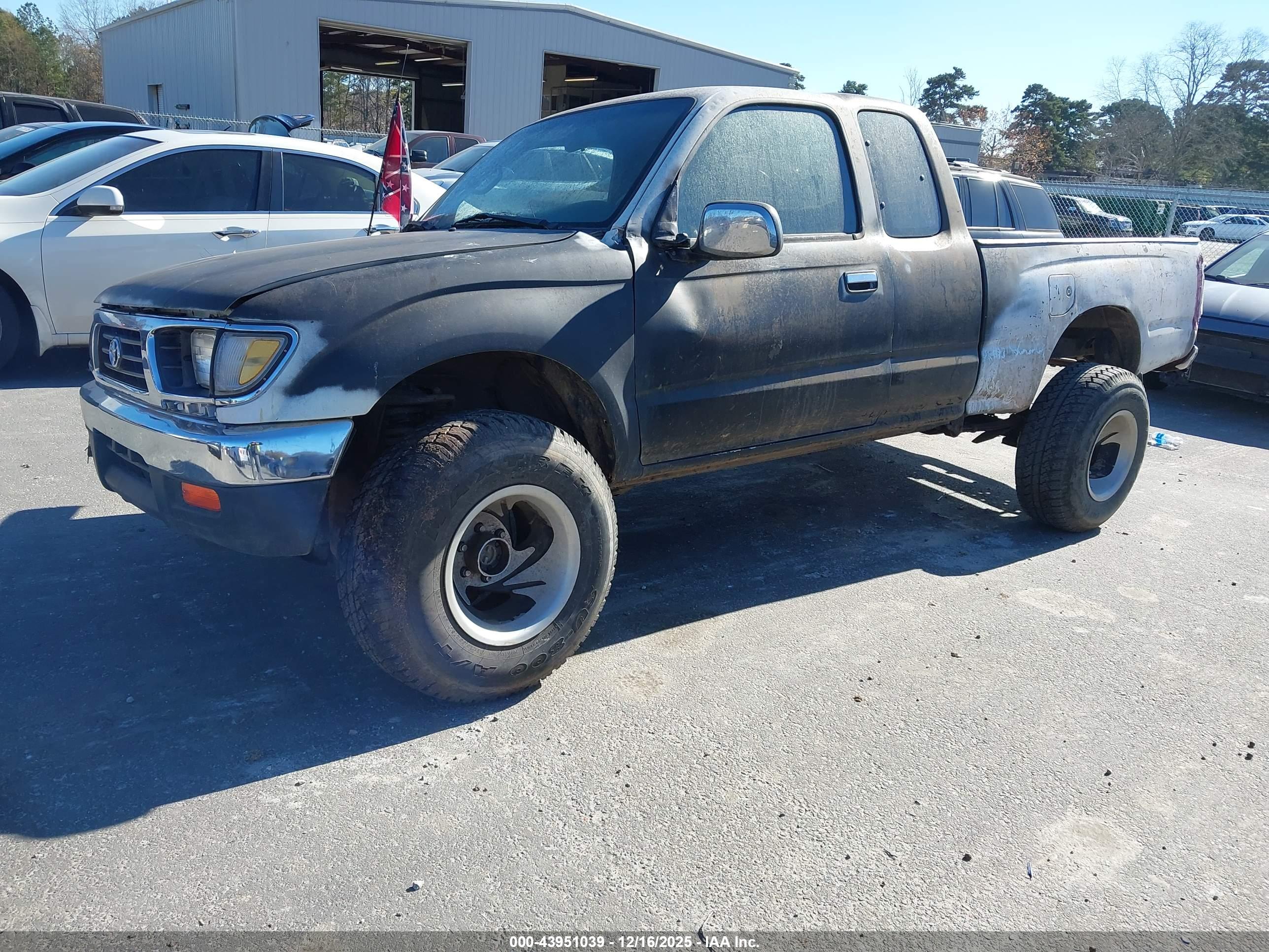 TOYOTA TACOMA image 2