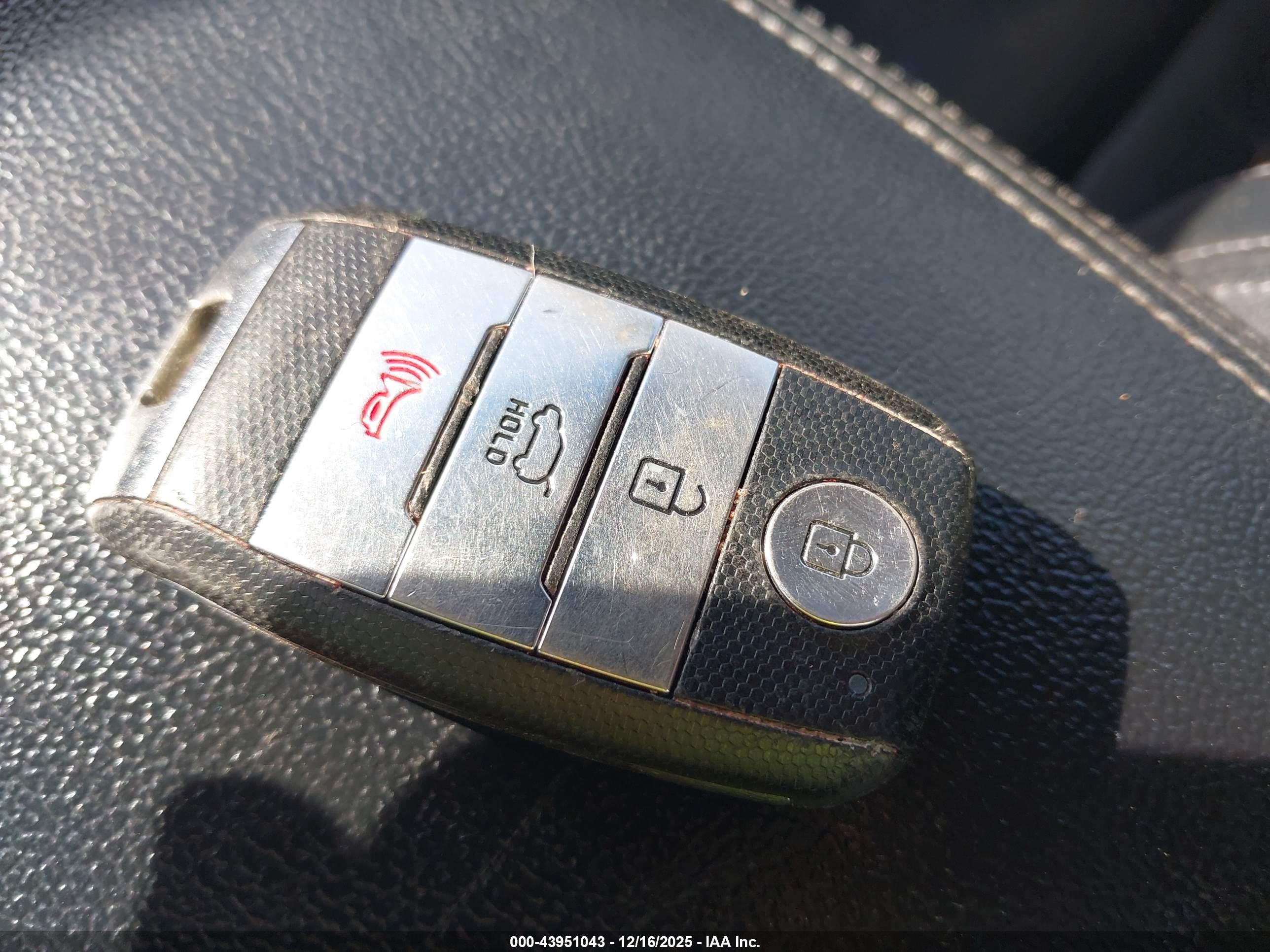 KIA SORENTO image 11