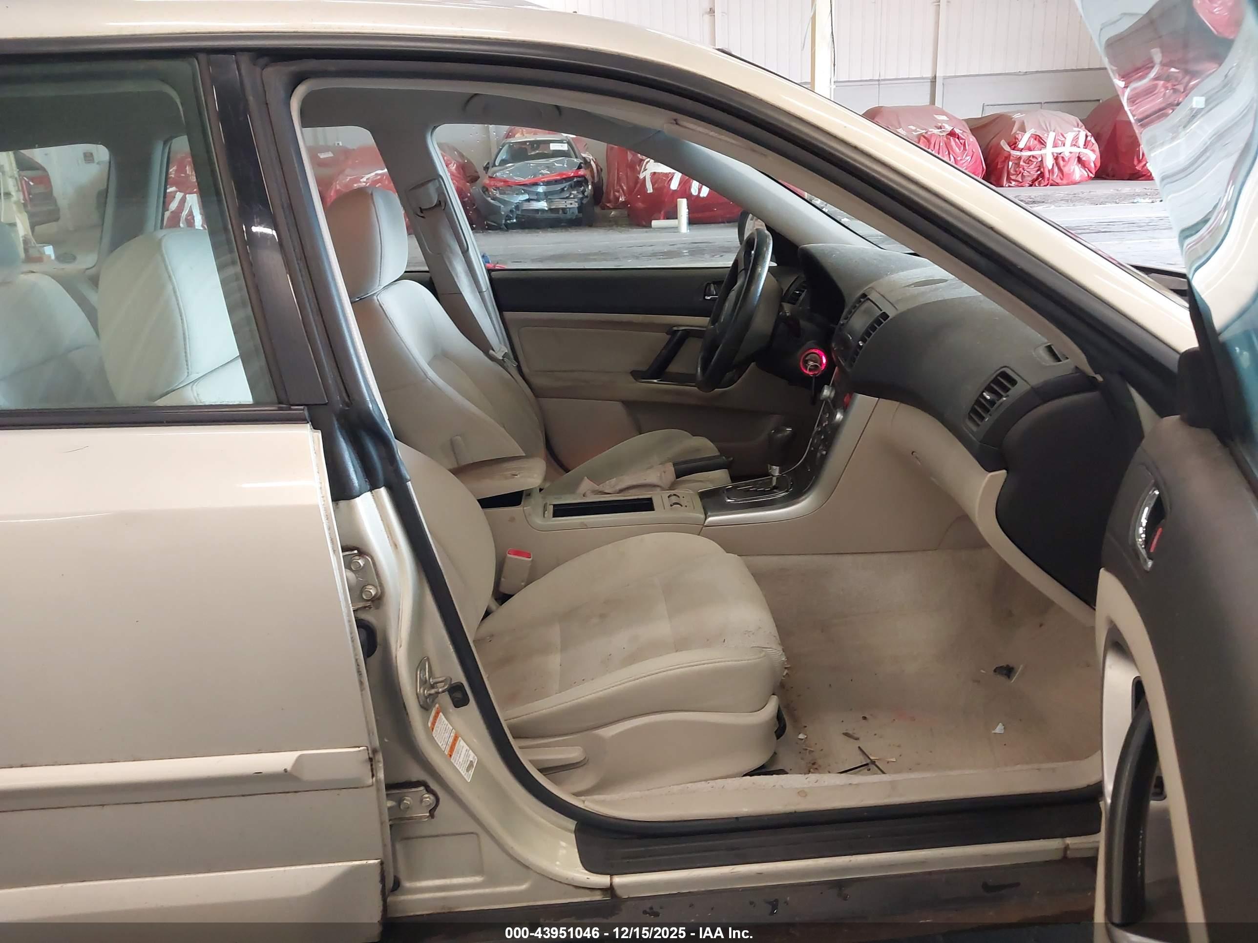 SUBARU OUTBACK image 5