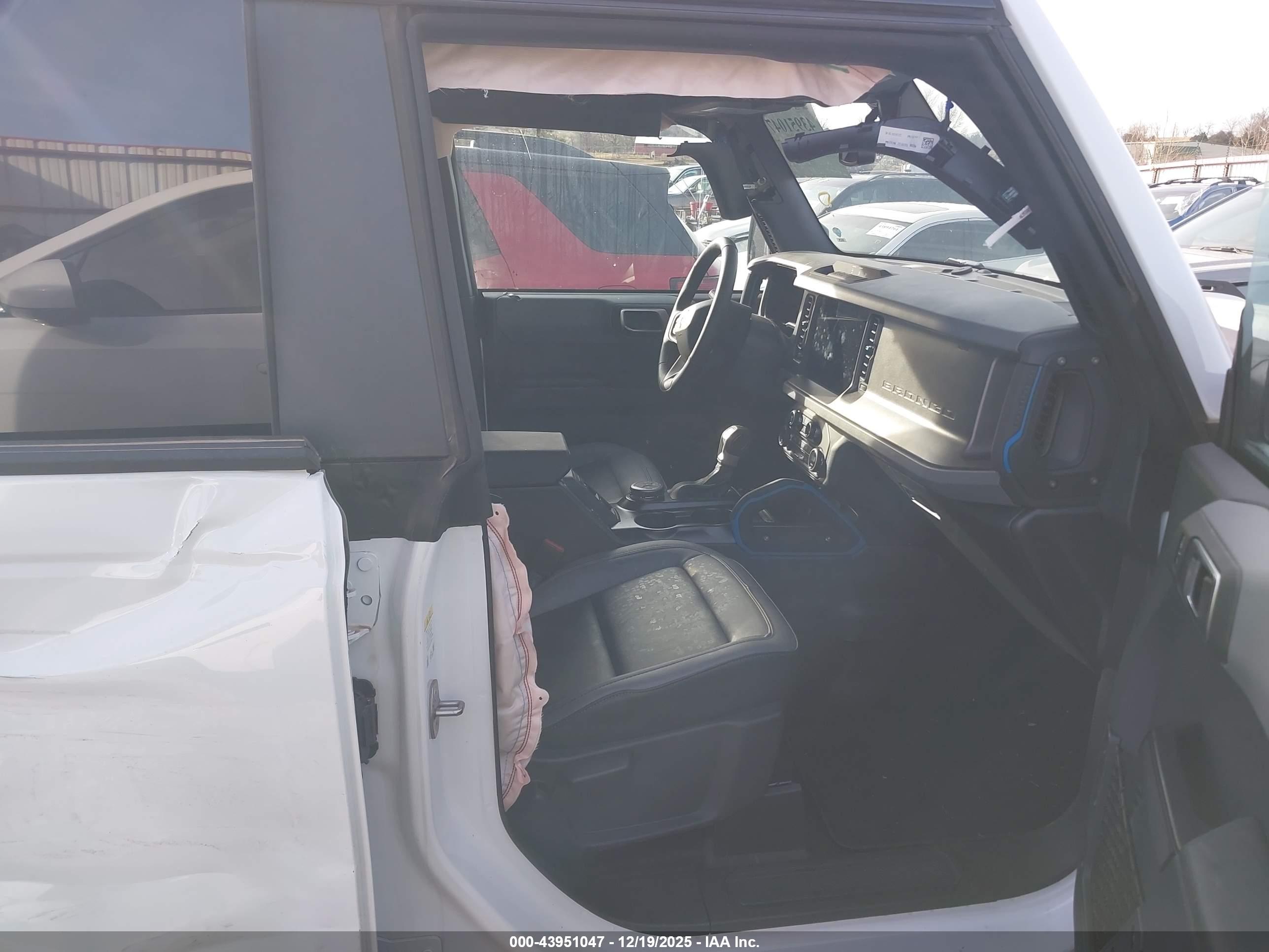 FORD BRONCO image 5