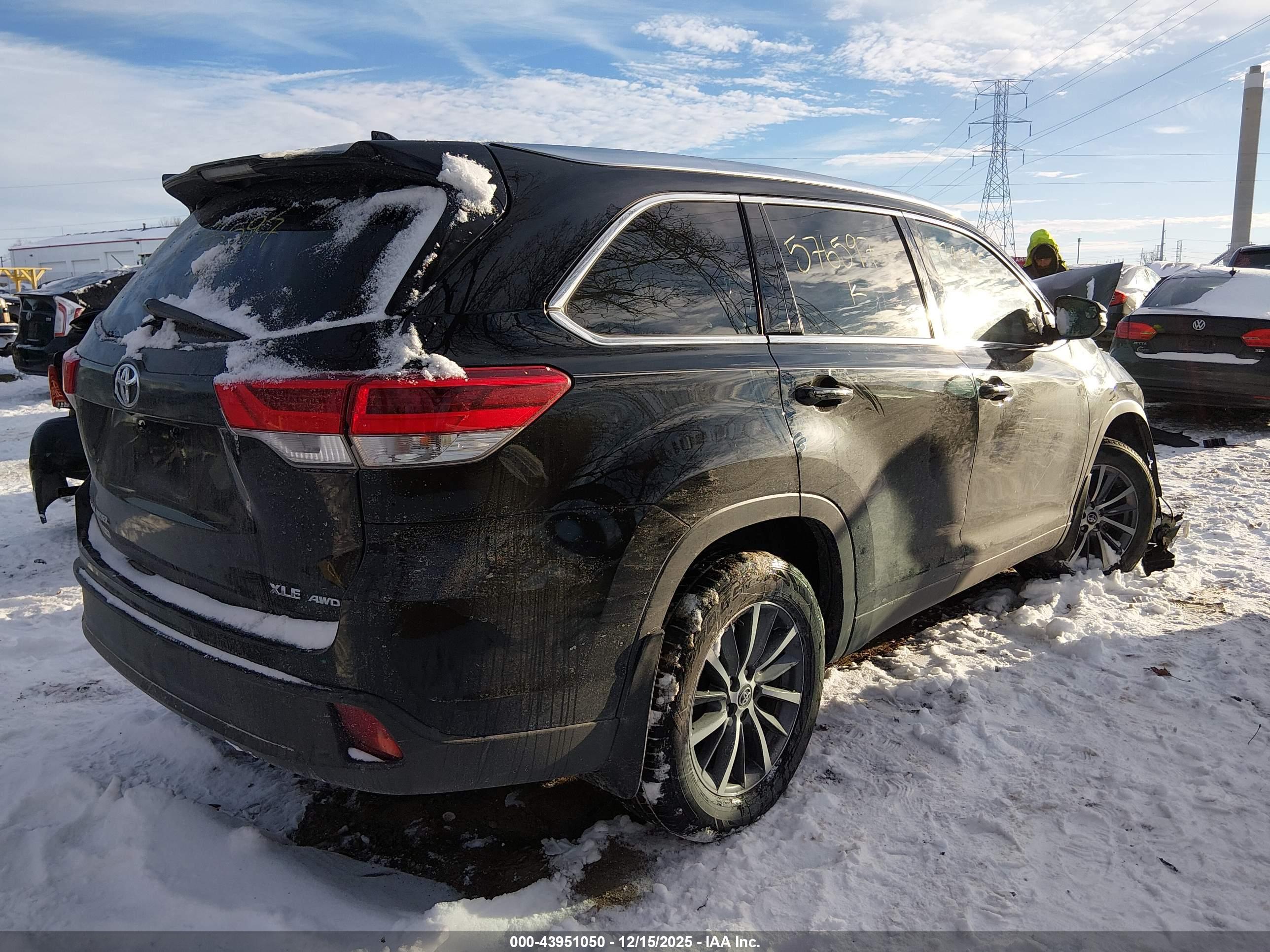 TOYOTA HIGHLANDER image 4