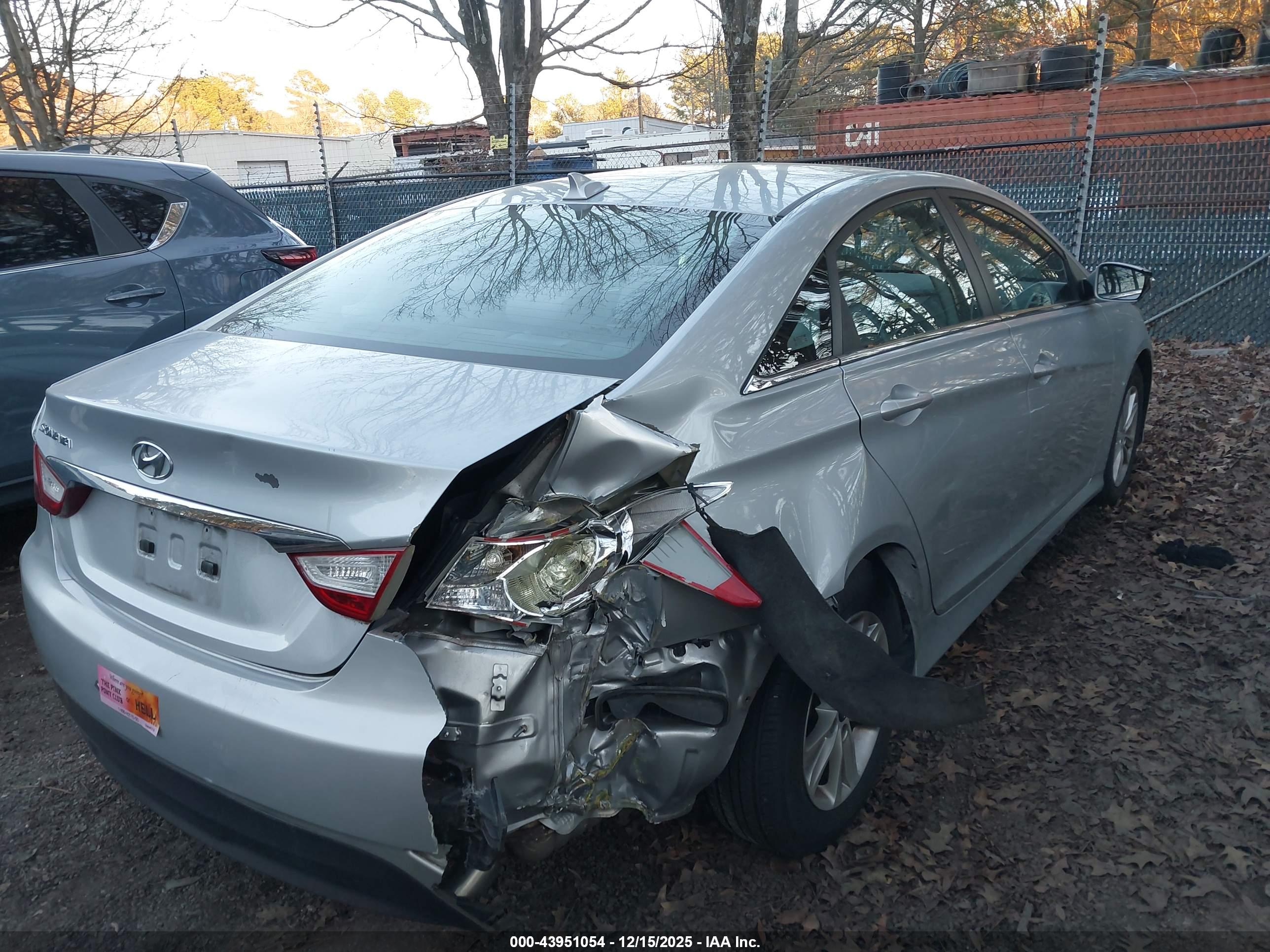 HYUNDAI SONATA image 4