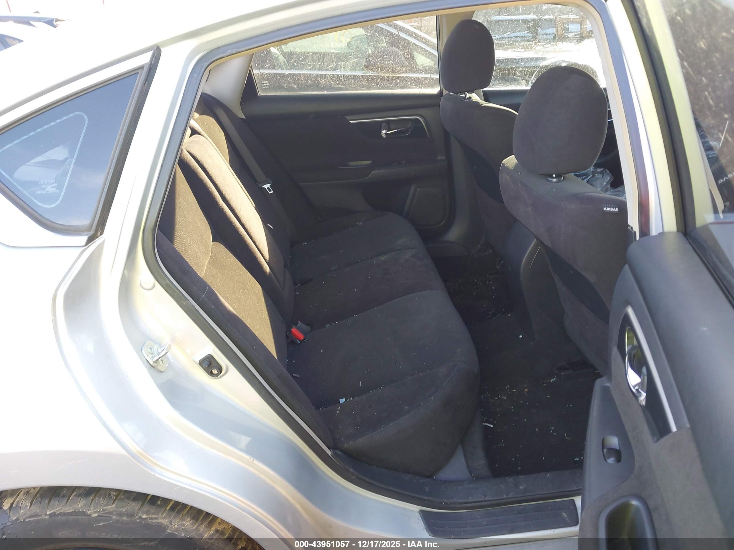 NISSAN ALTIMA image 8