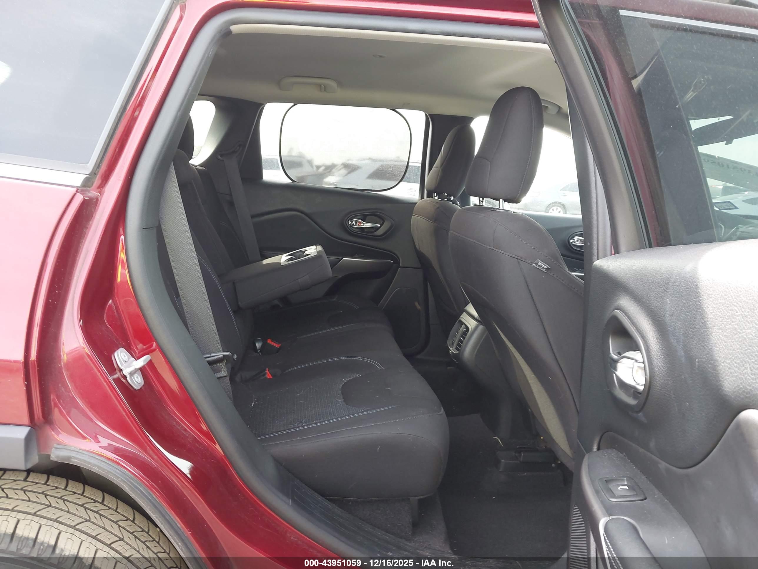 JEEP CHEROKEE image 8