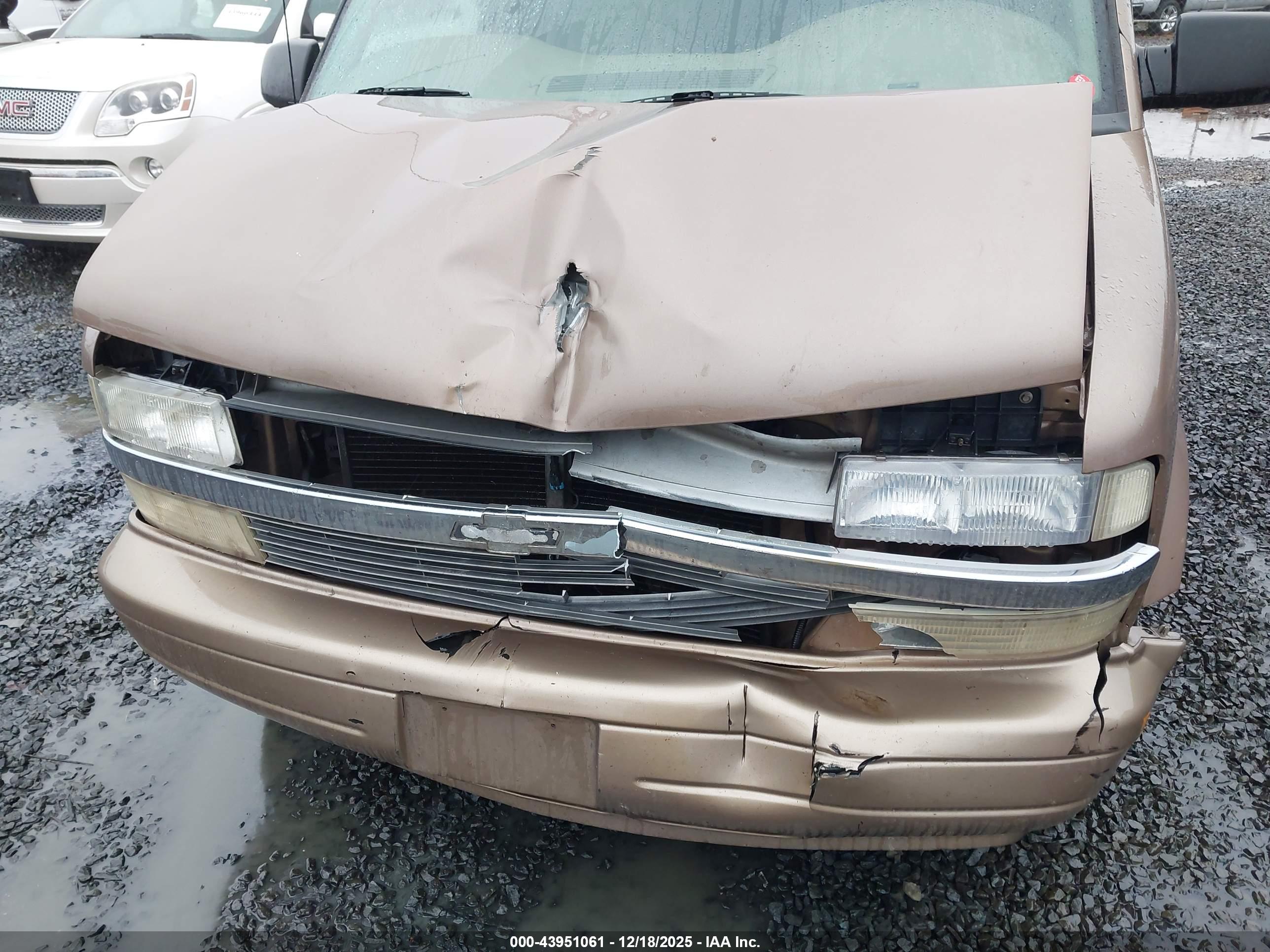 CHEVROLET ASTRO image 6