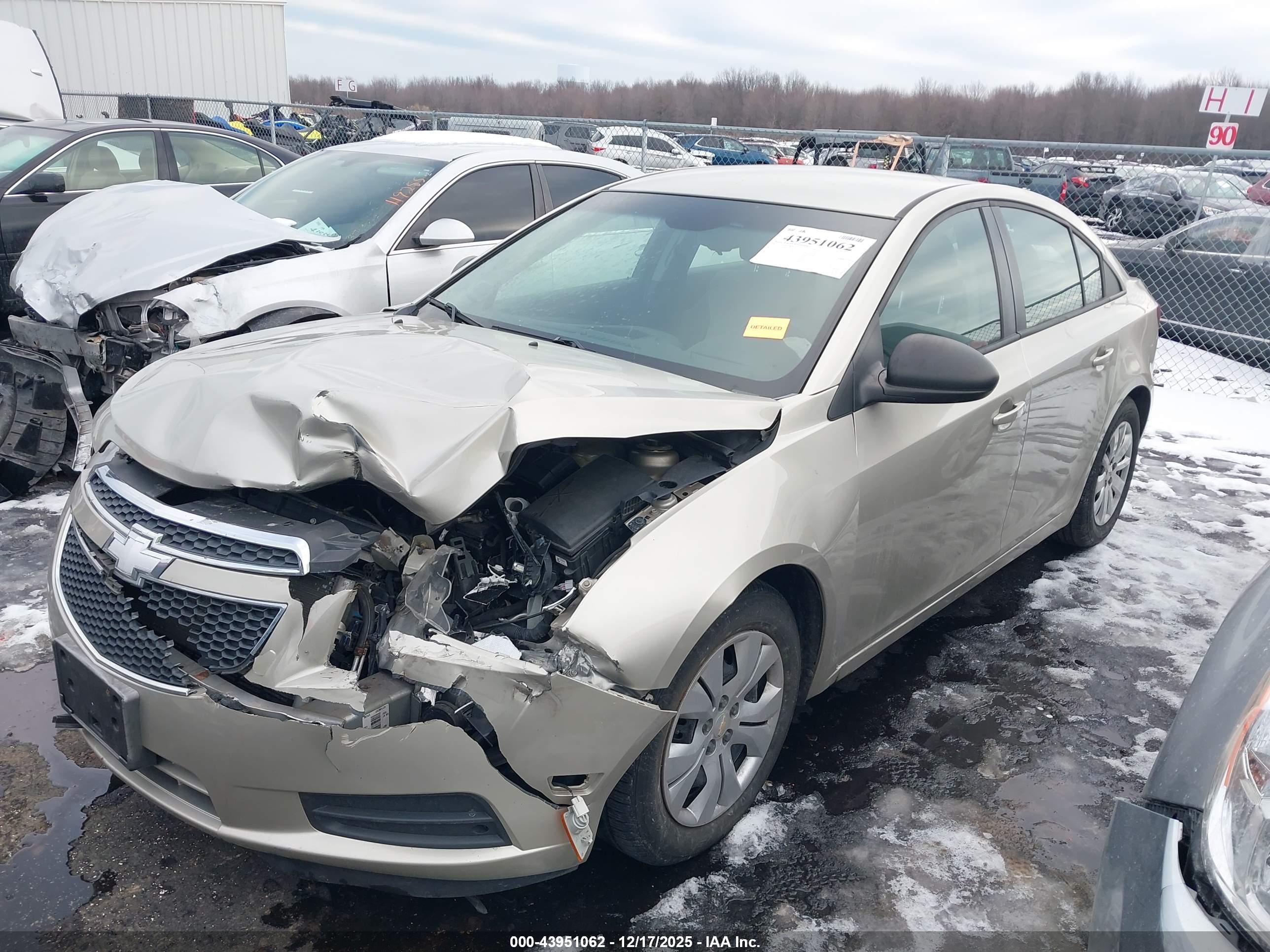 CHEVROLET CRUZE image 2