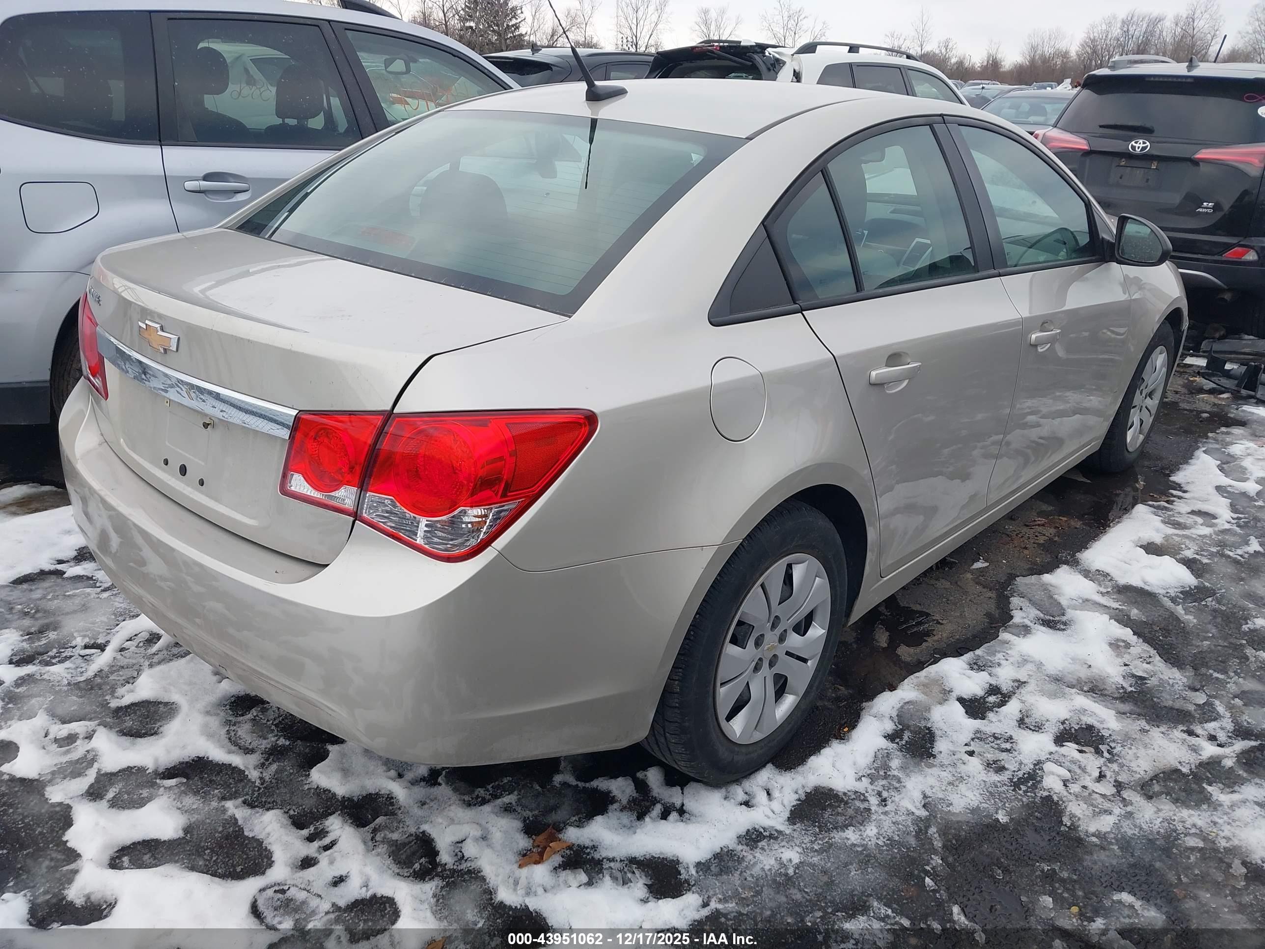 CHEVROLET CRUZE image 4