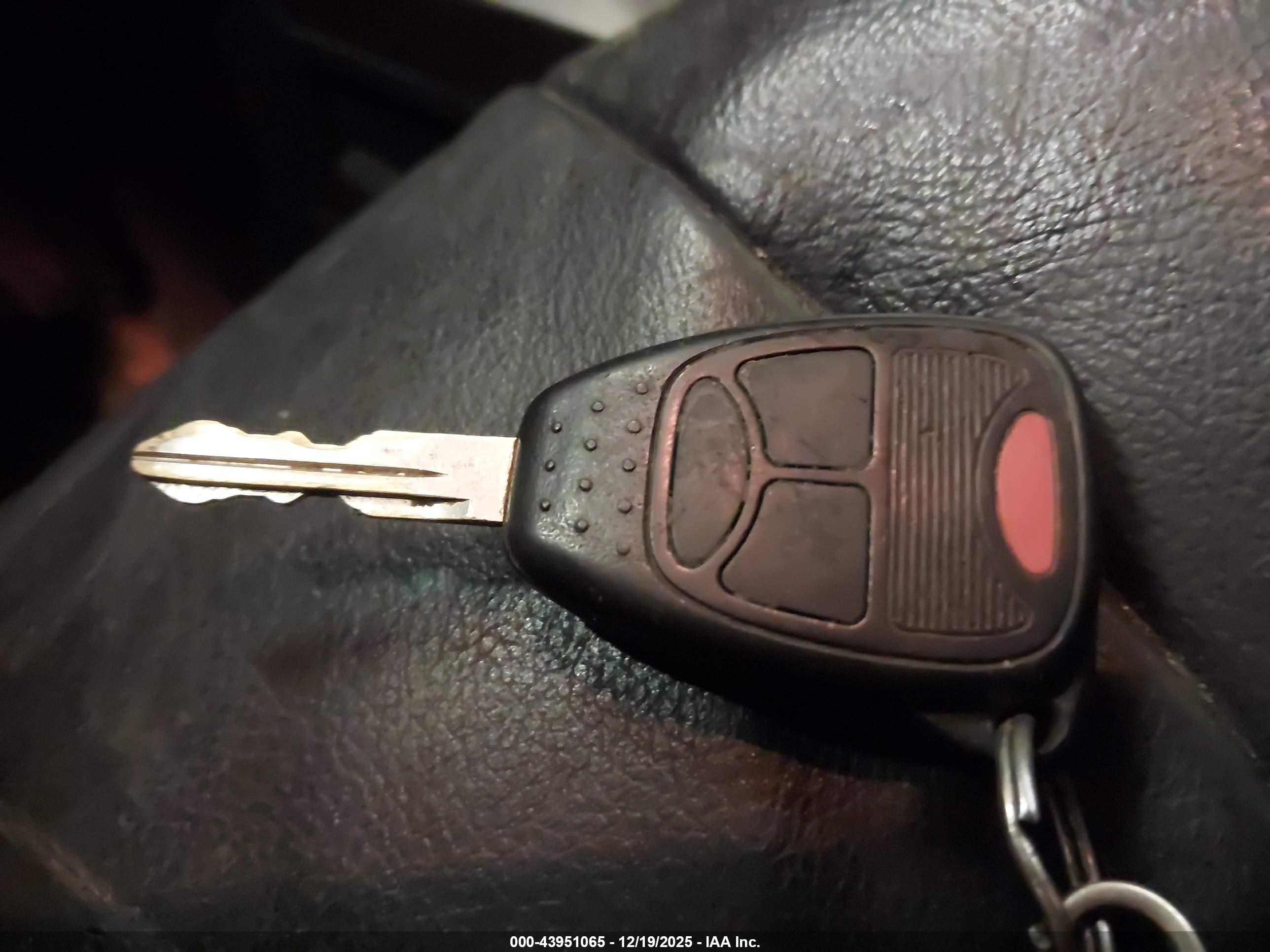 JEEP LIBERTY image 11