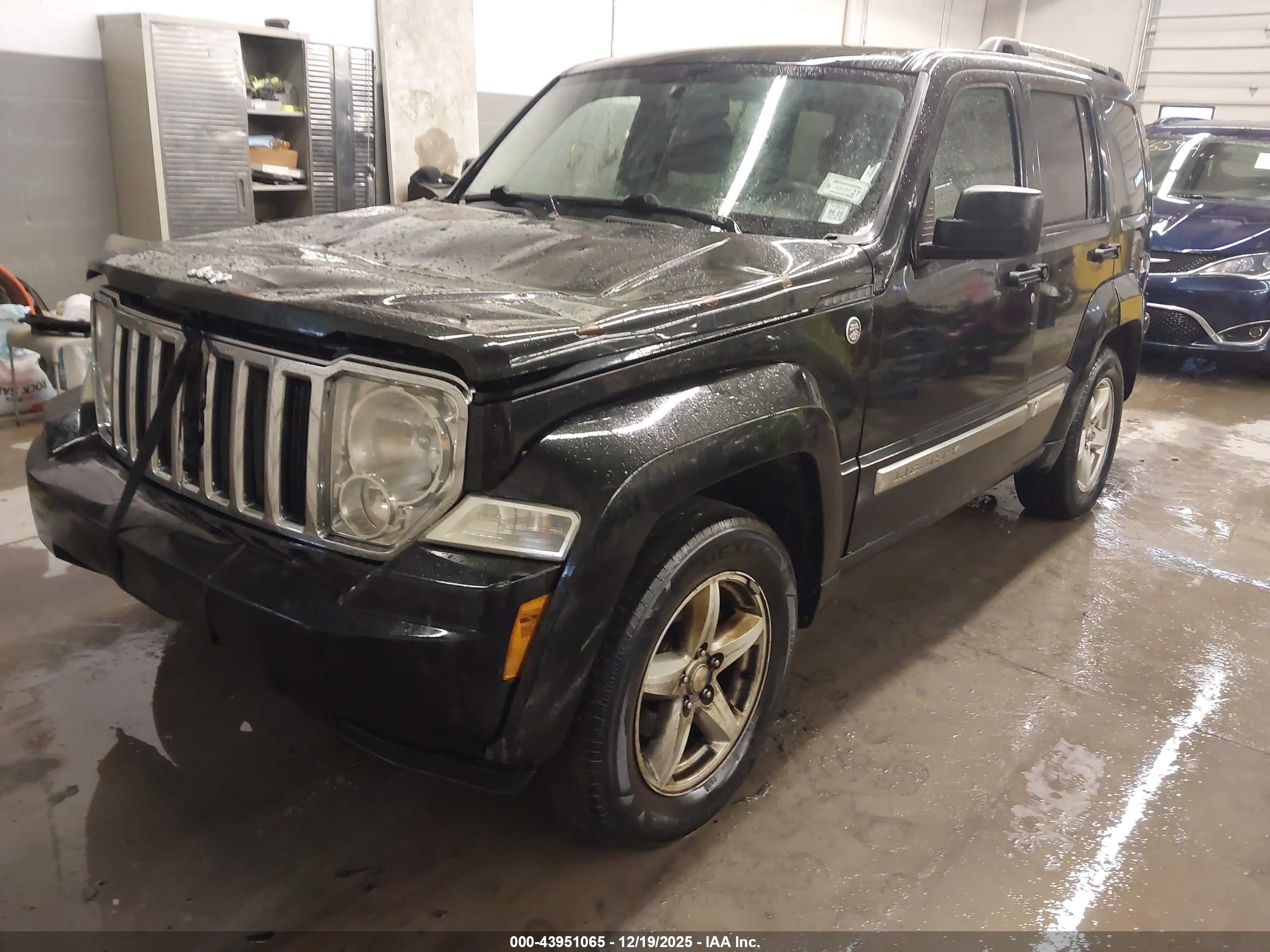 JEEP LIBERTY image 2