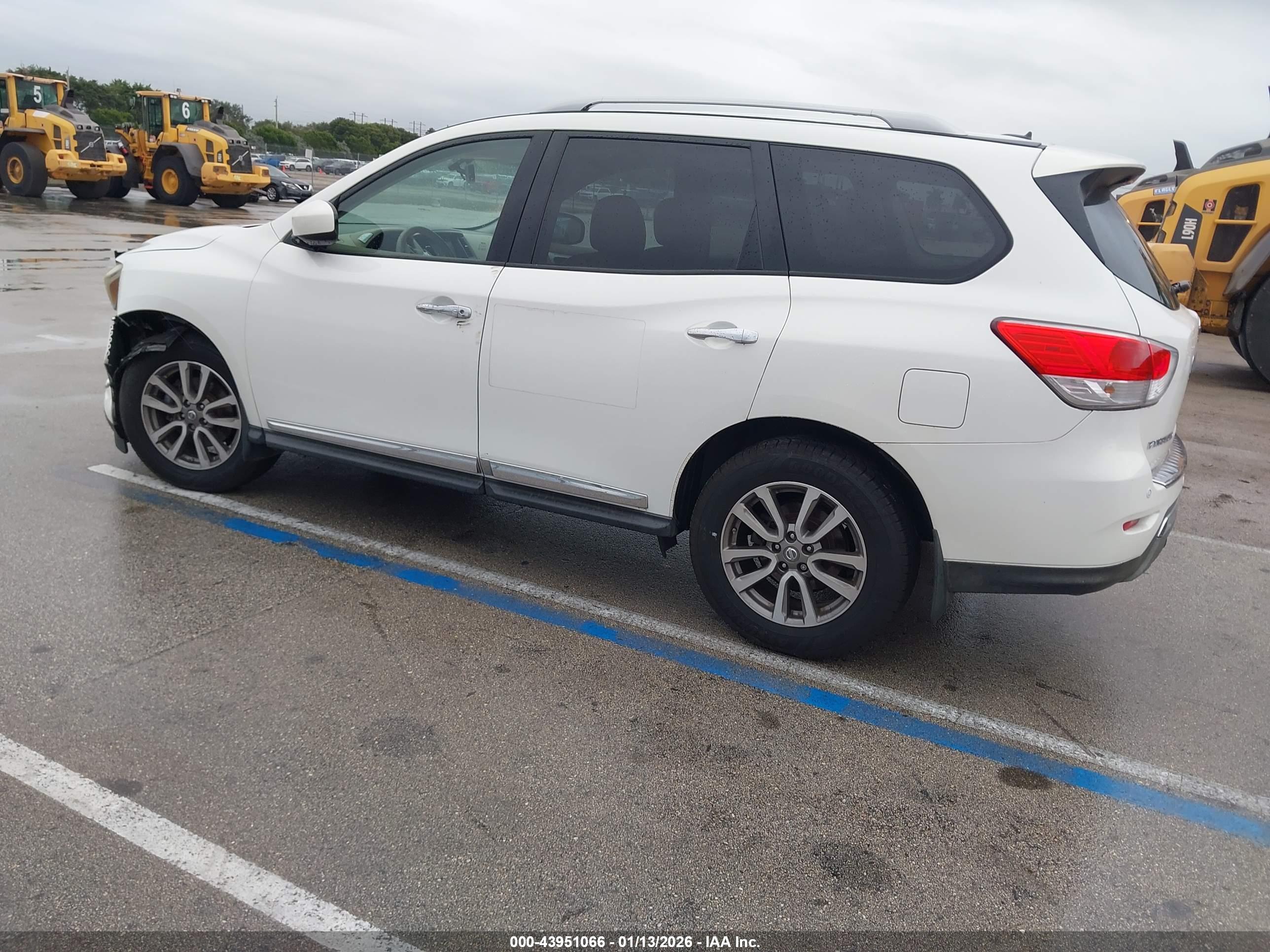 NISSAN PATHFINDER image 3