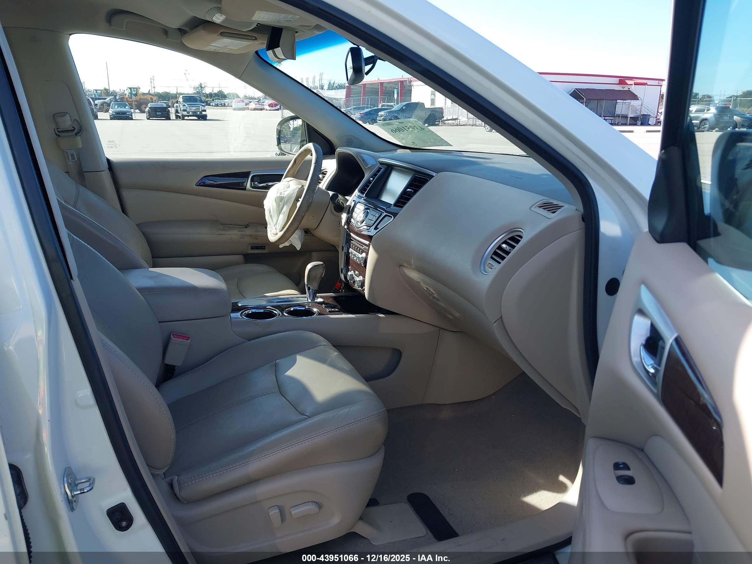 NISSAN PATHFINDER image 5