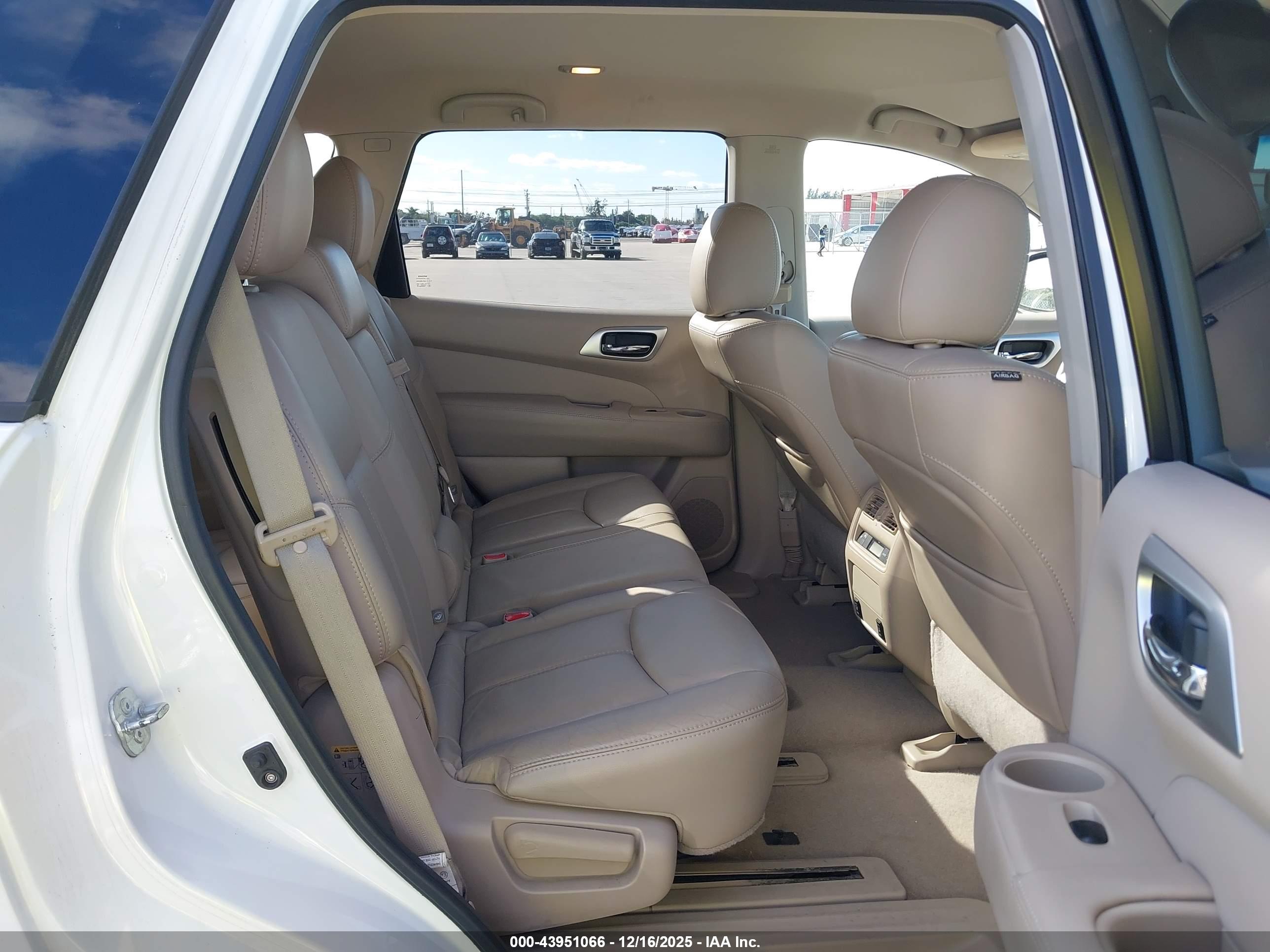 NISSAN PATHFINDER image 8