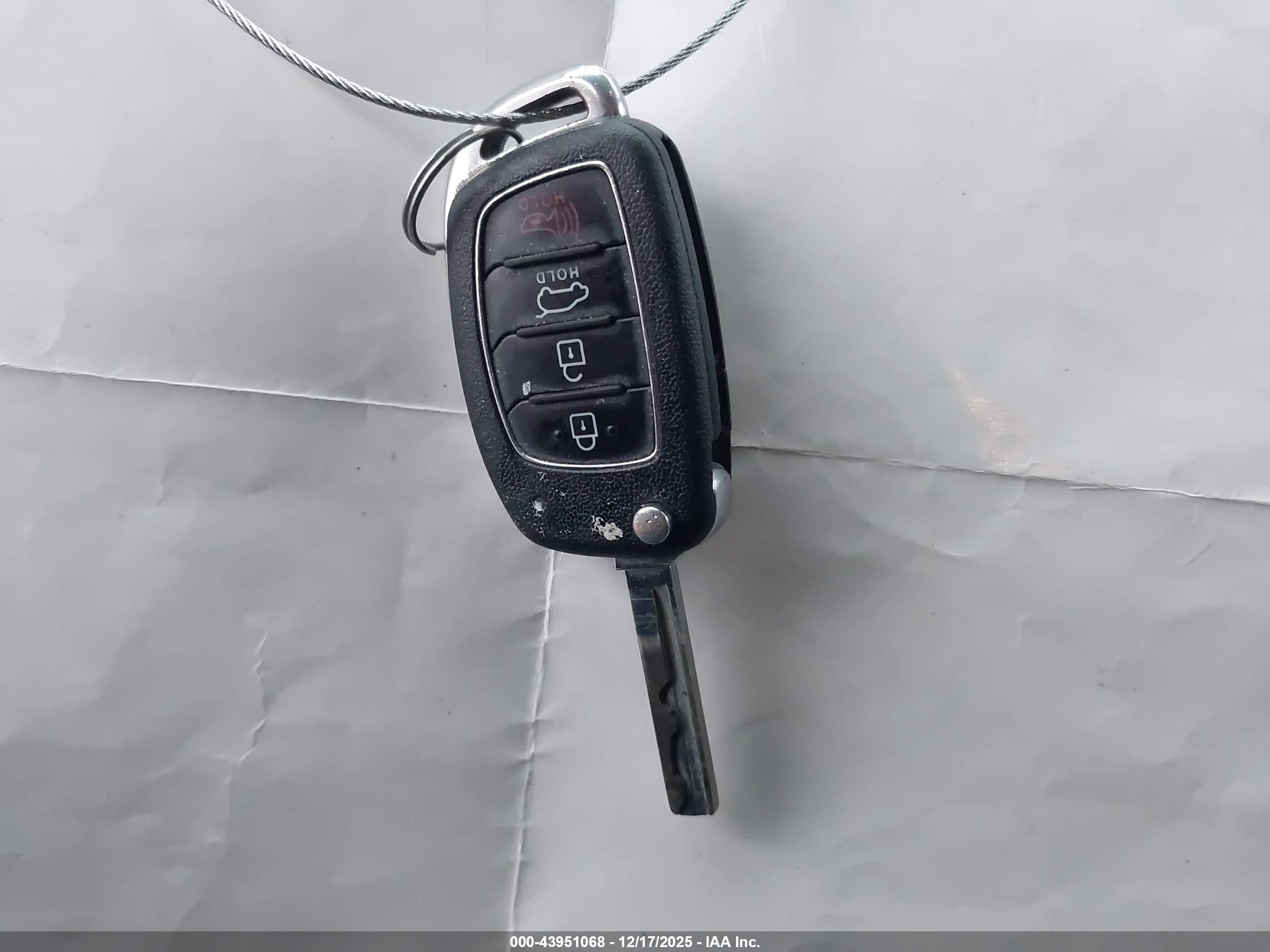 HYUNDAI SANTA image 11