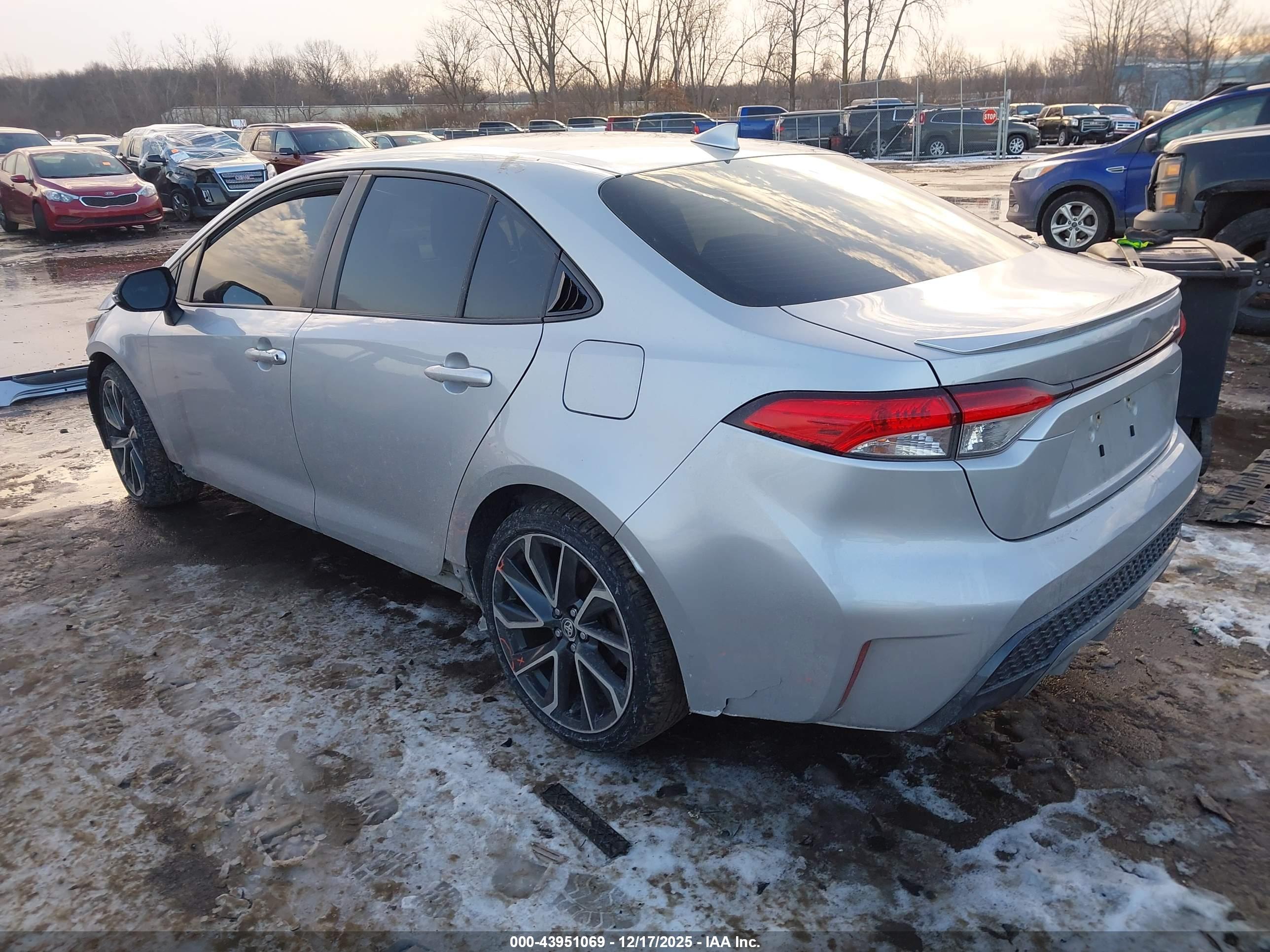 TOYOTA COROLLA image 3