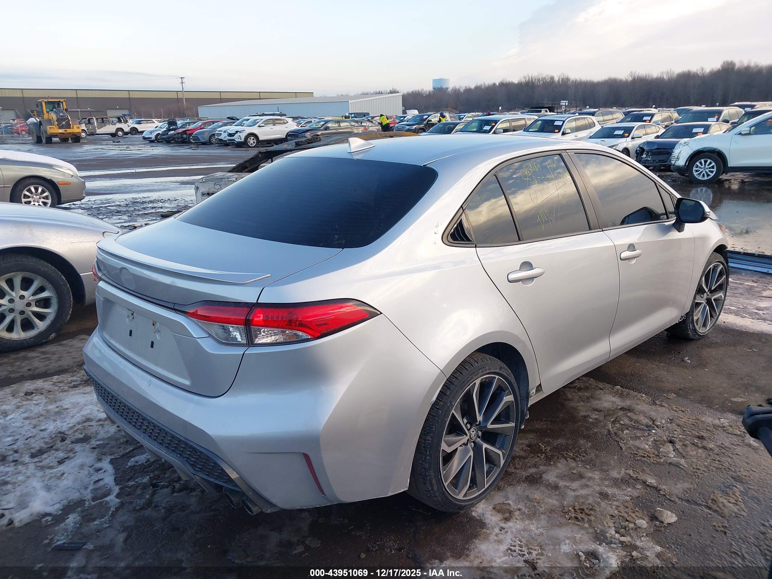 TOYOTA COROLLA image 4