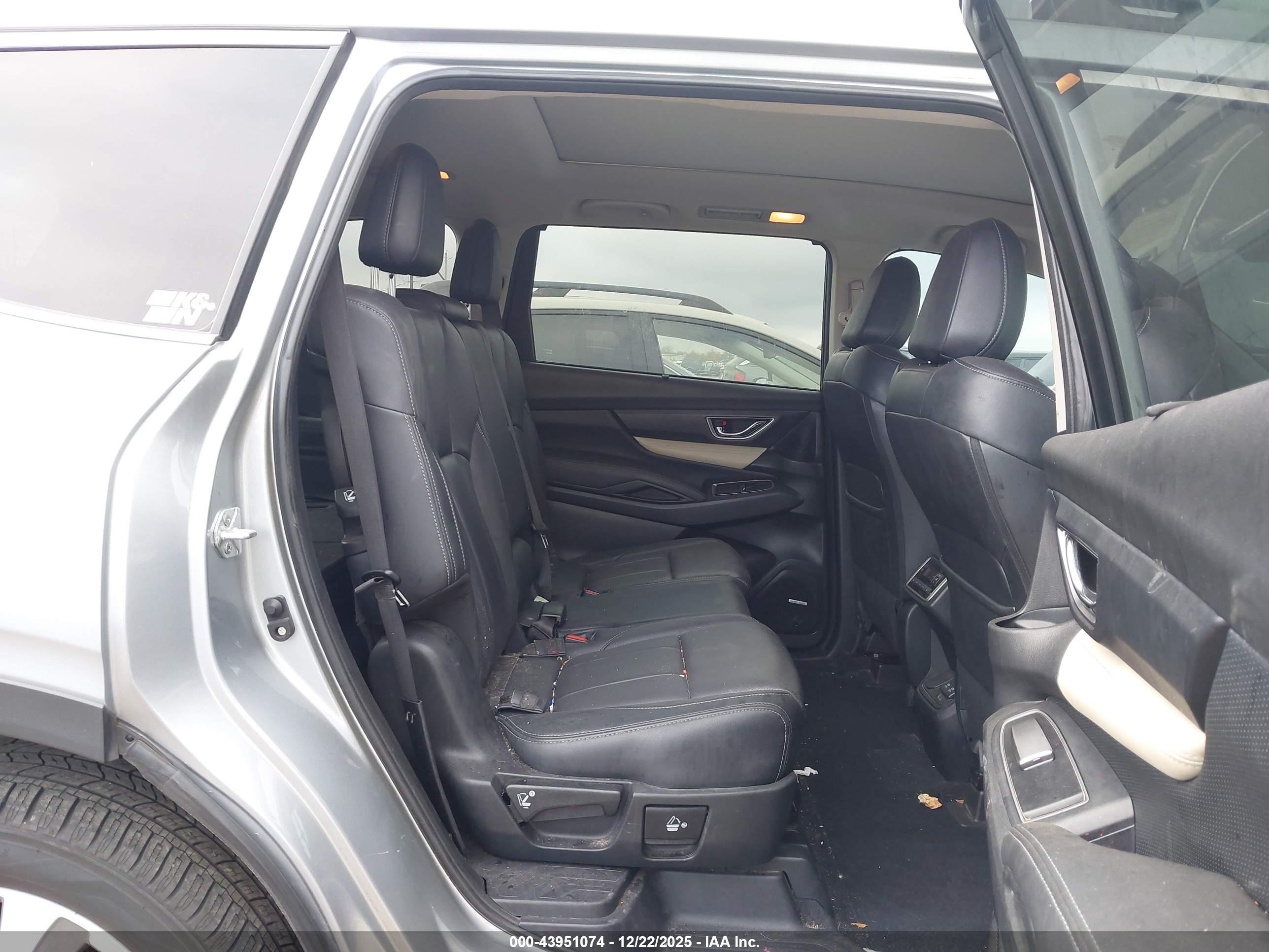 SUBARU ASCENT image 8