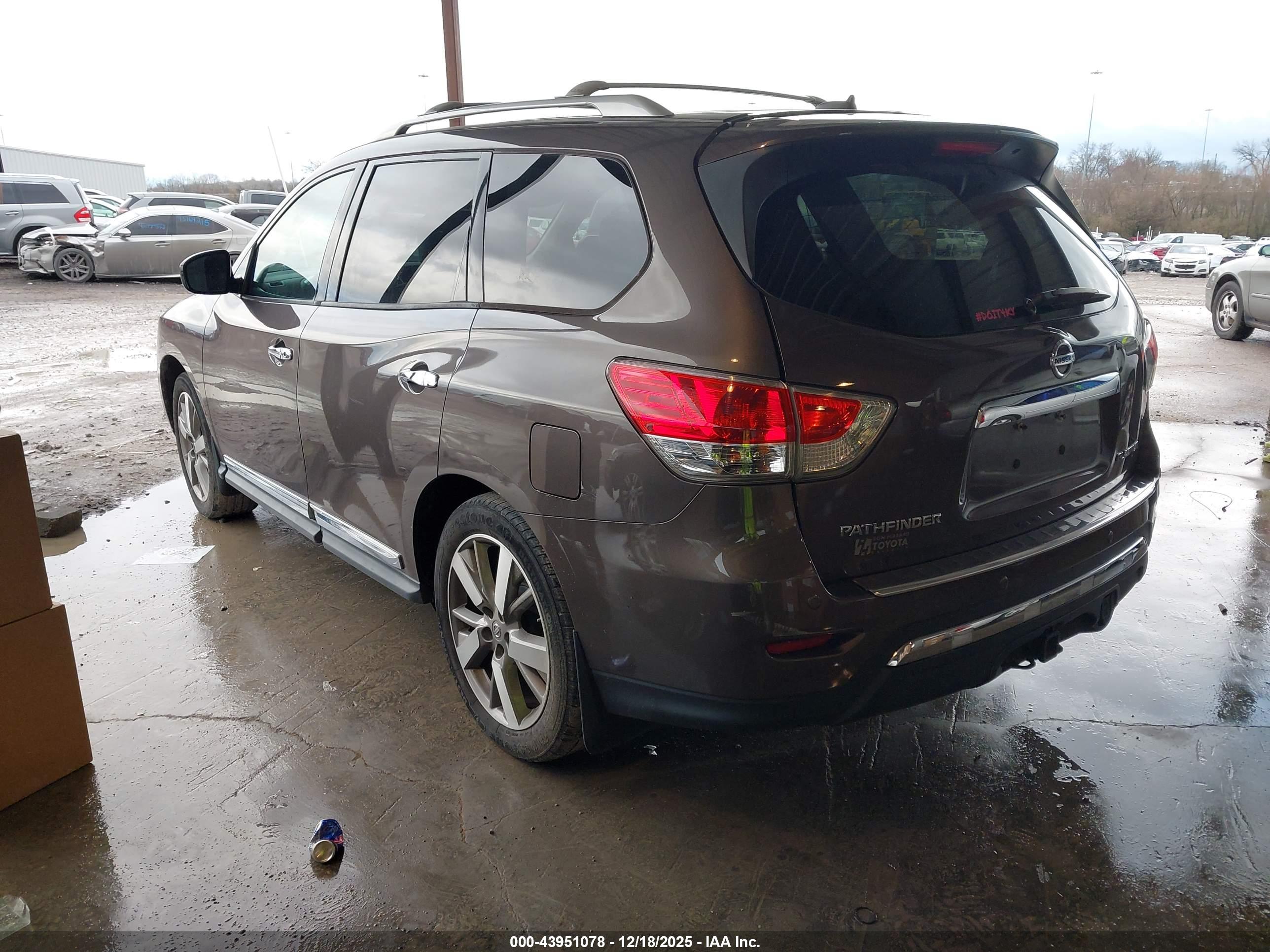 NISSAN PATHFINDER image 3