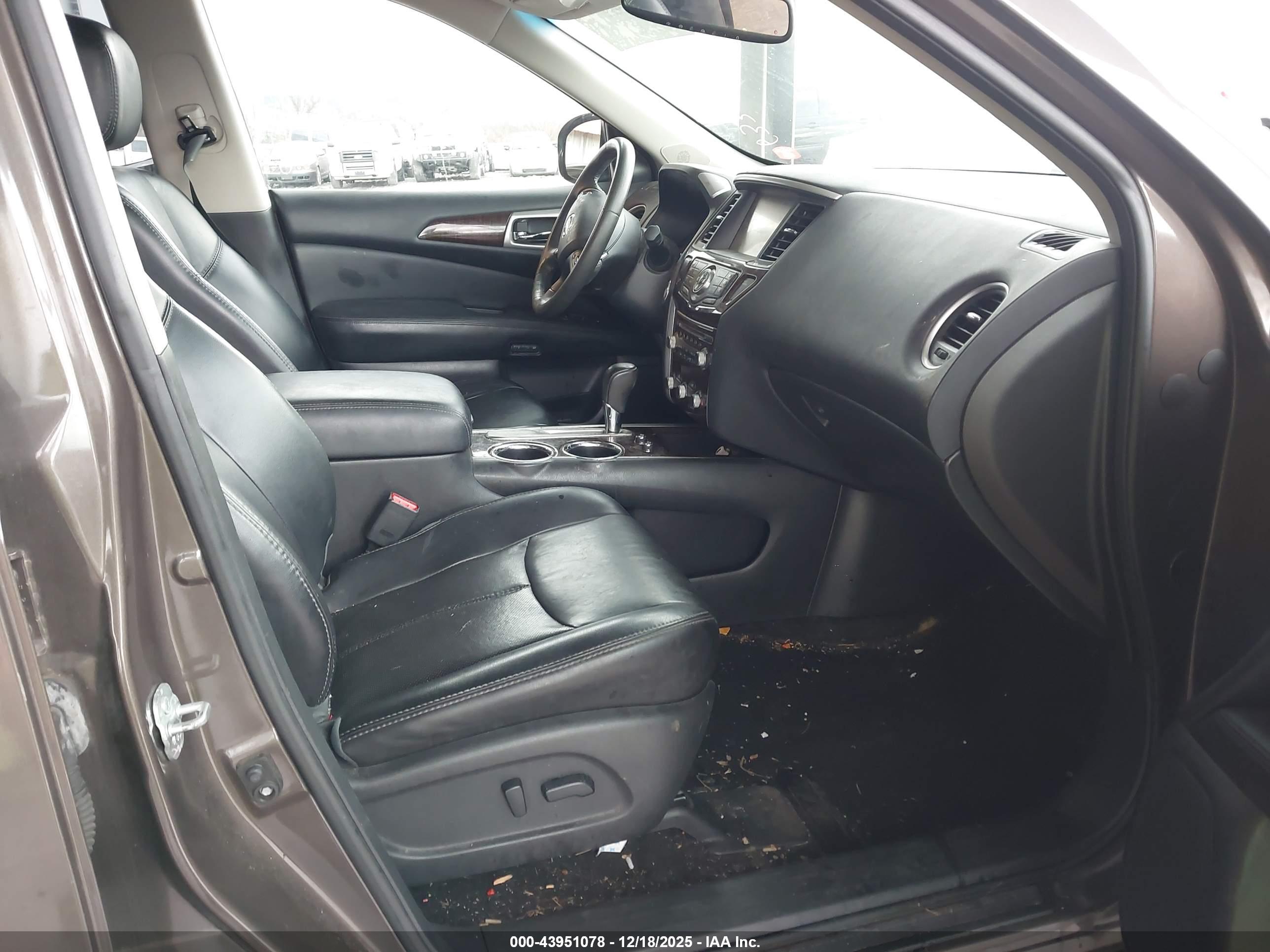 NISSAN PATHFINDER image 5