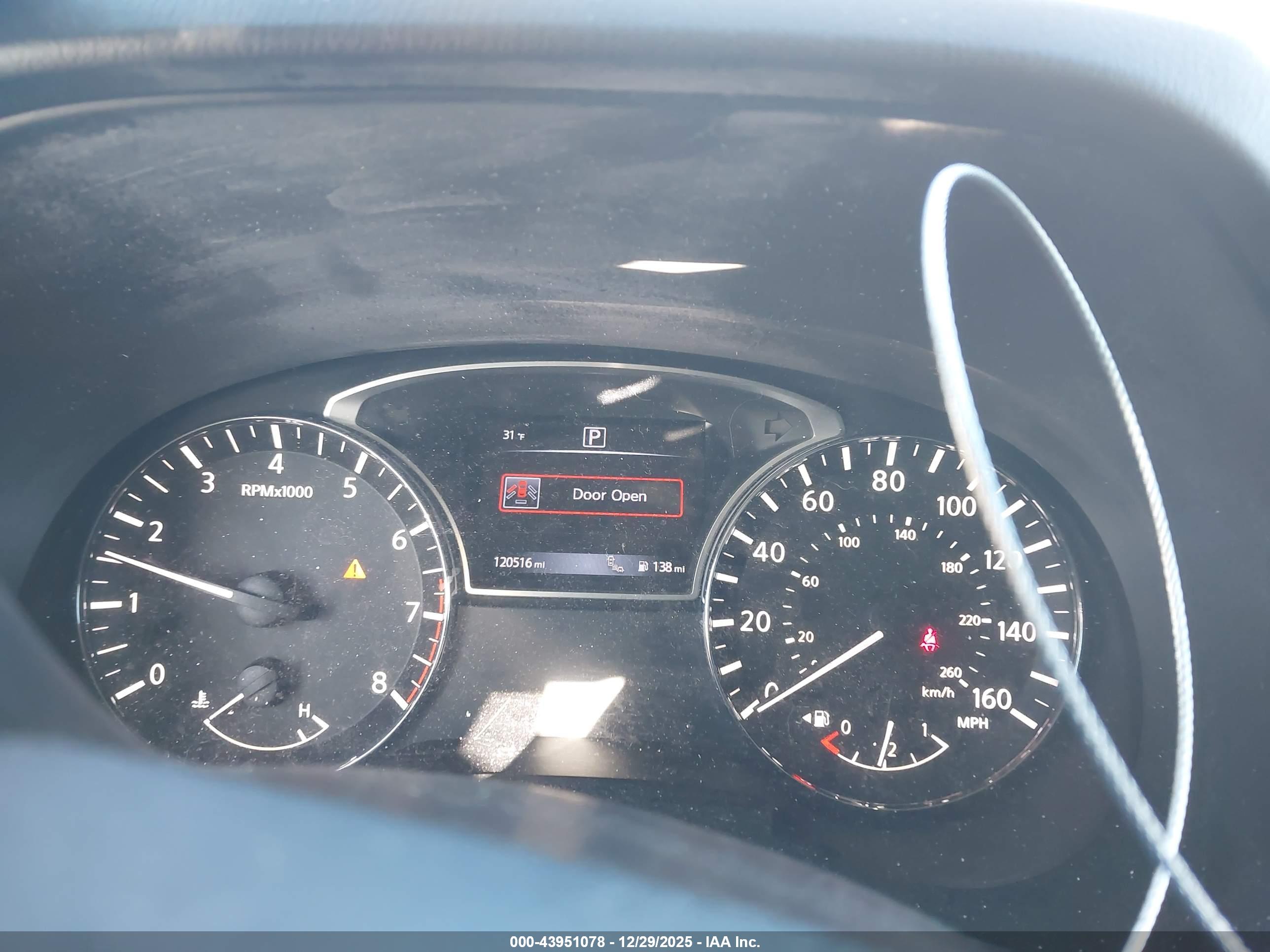NISSAN PATHFINDER image 7