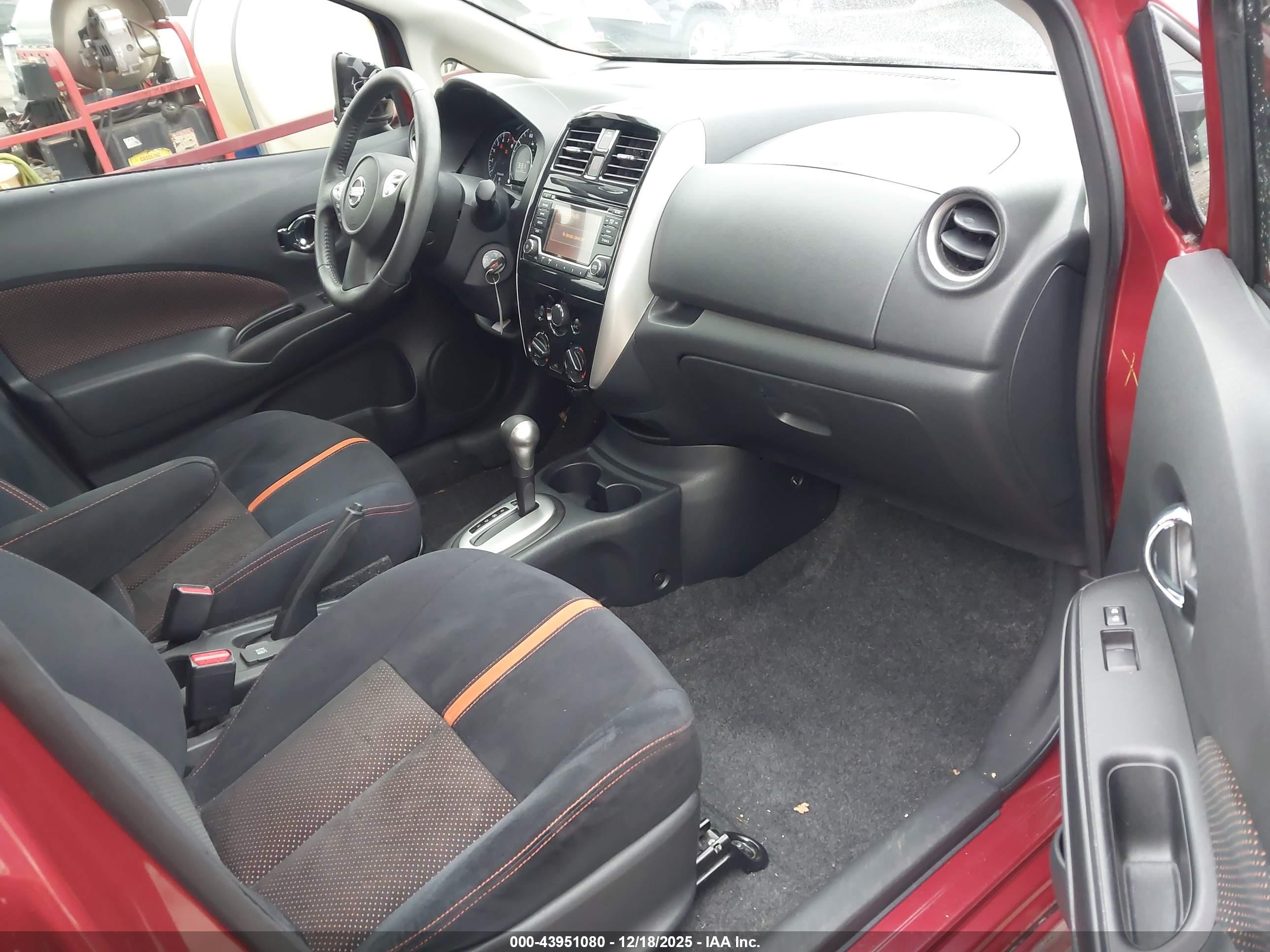 NISSAN VERSA image 5