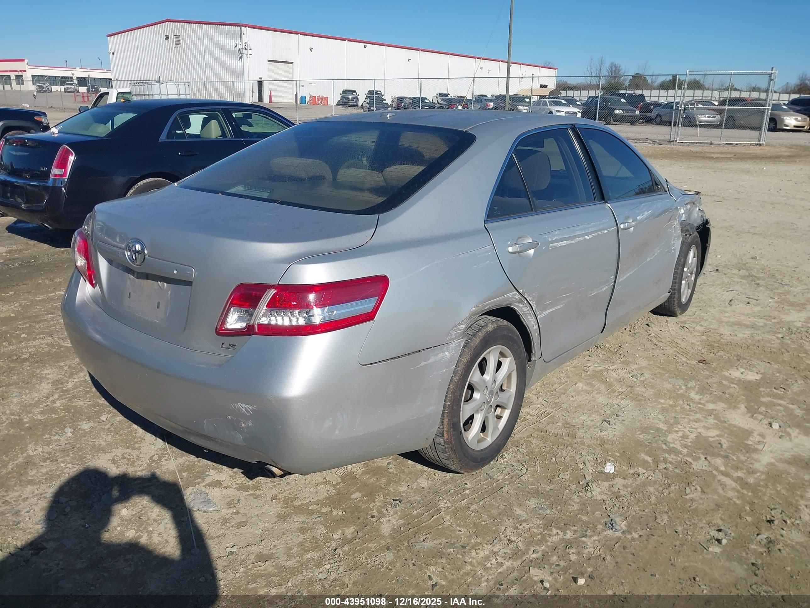 TOYOTA CAMRY image 4