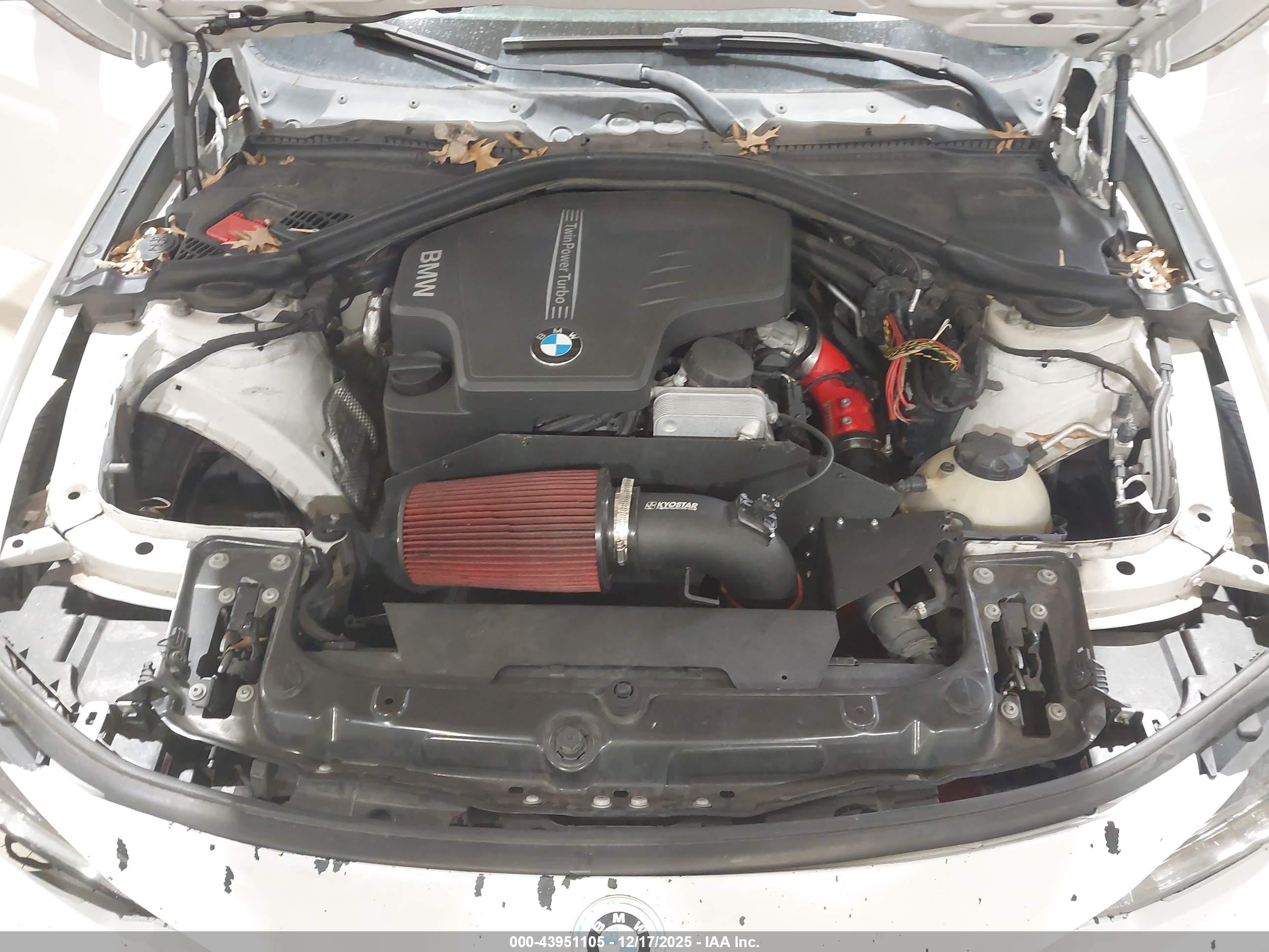 BMW 320I image 10