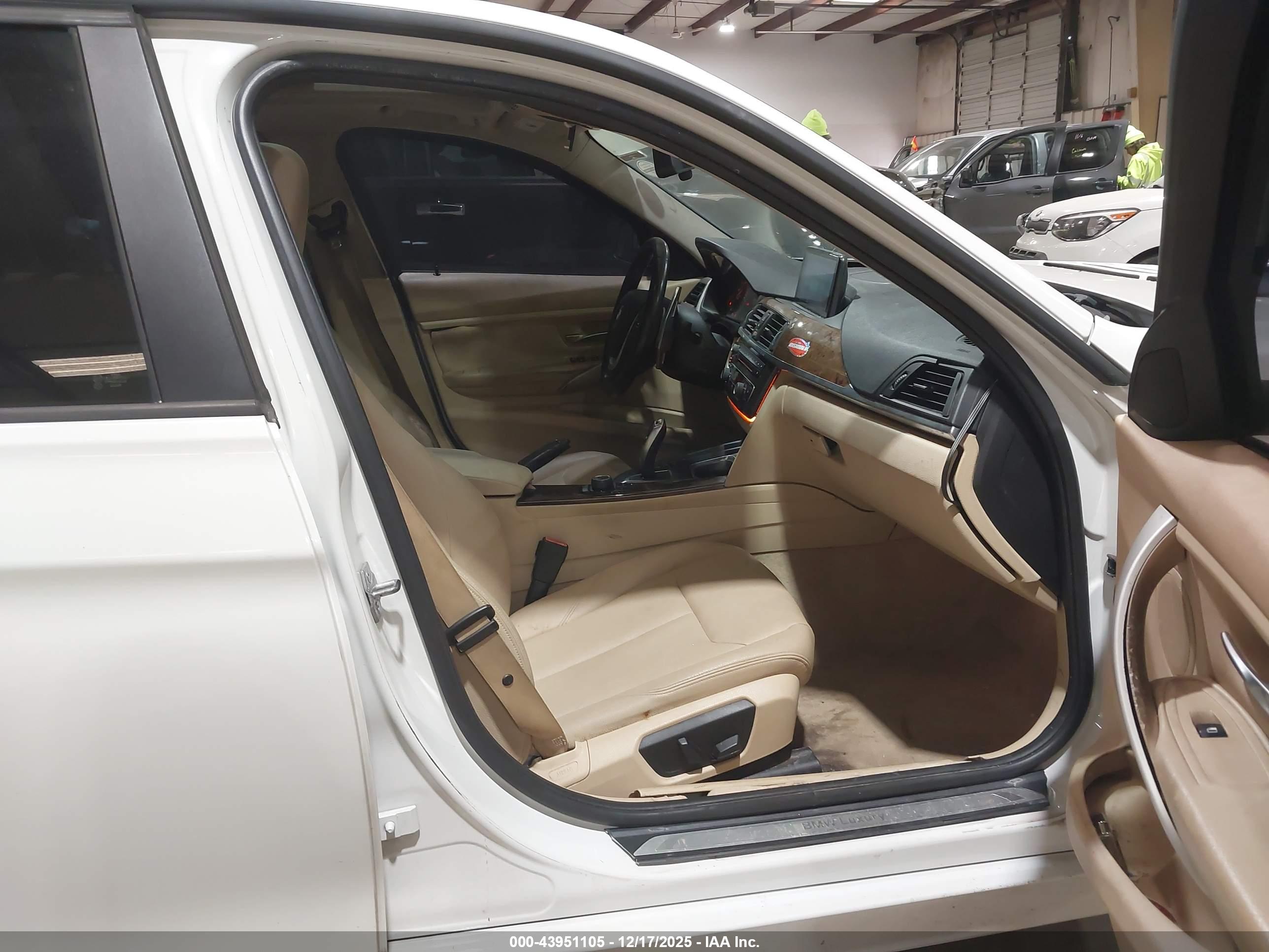 BMW 320I image 5