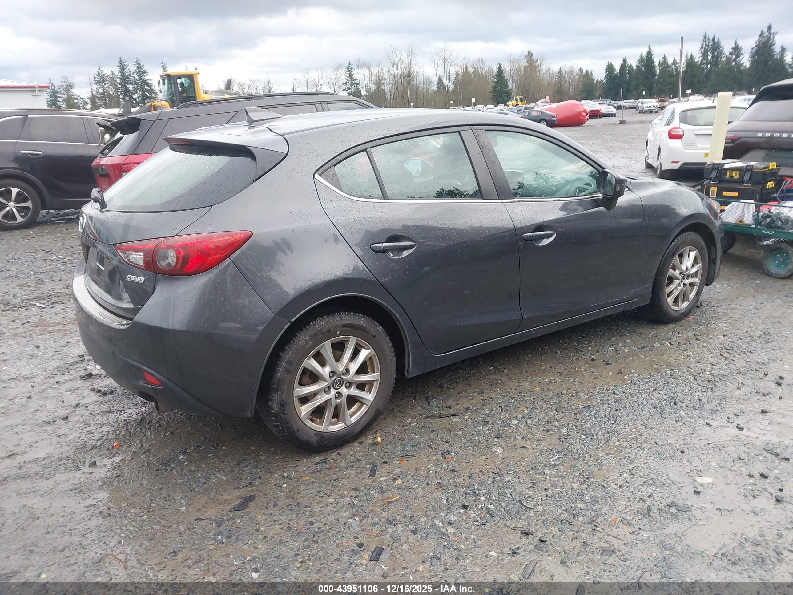 MAZDA MAZDA3 image 4
