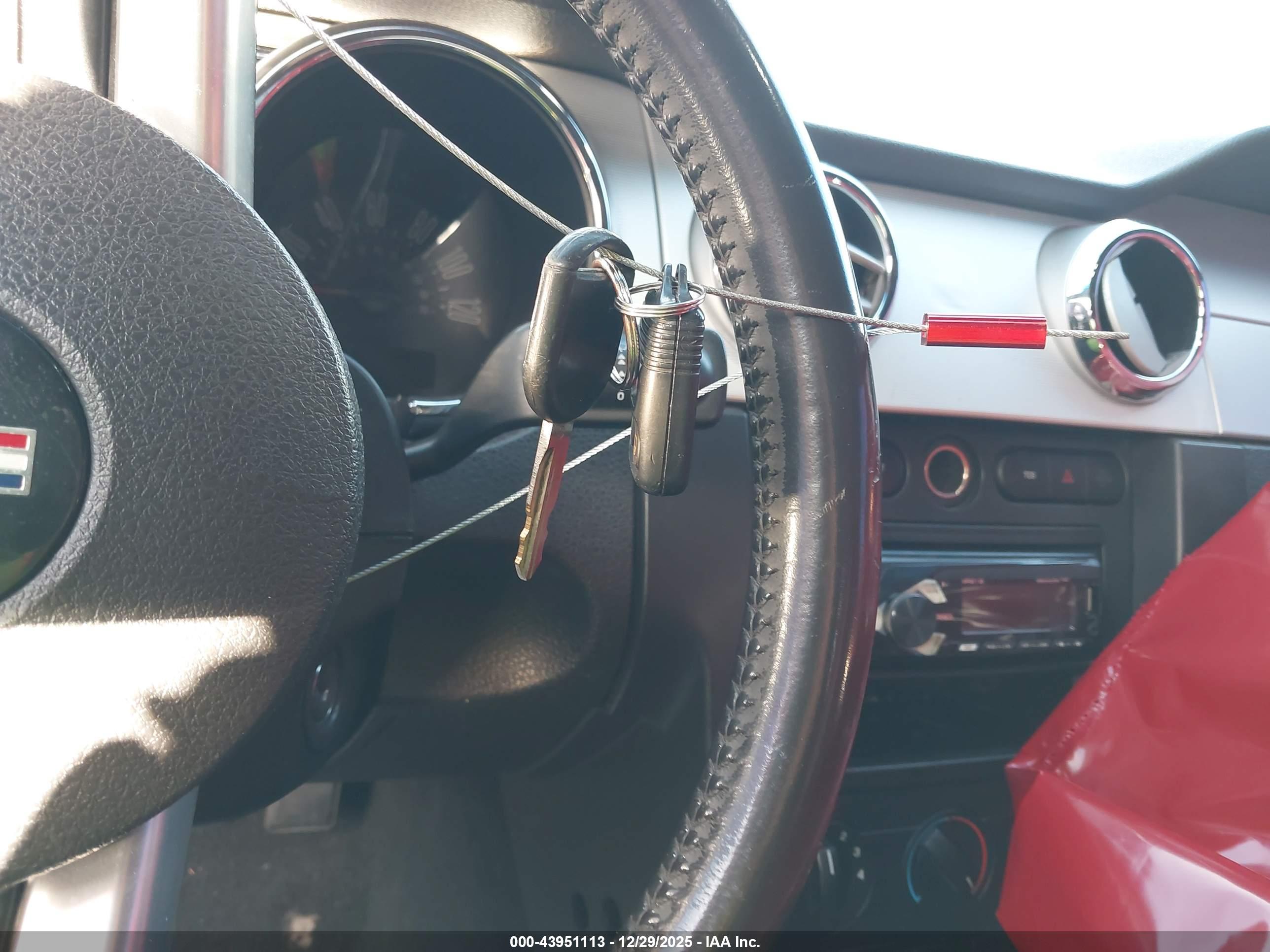 FORD MUSTANG image 11