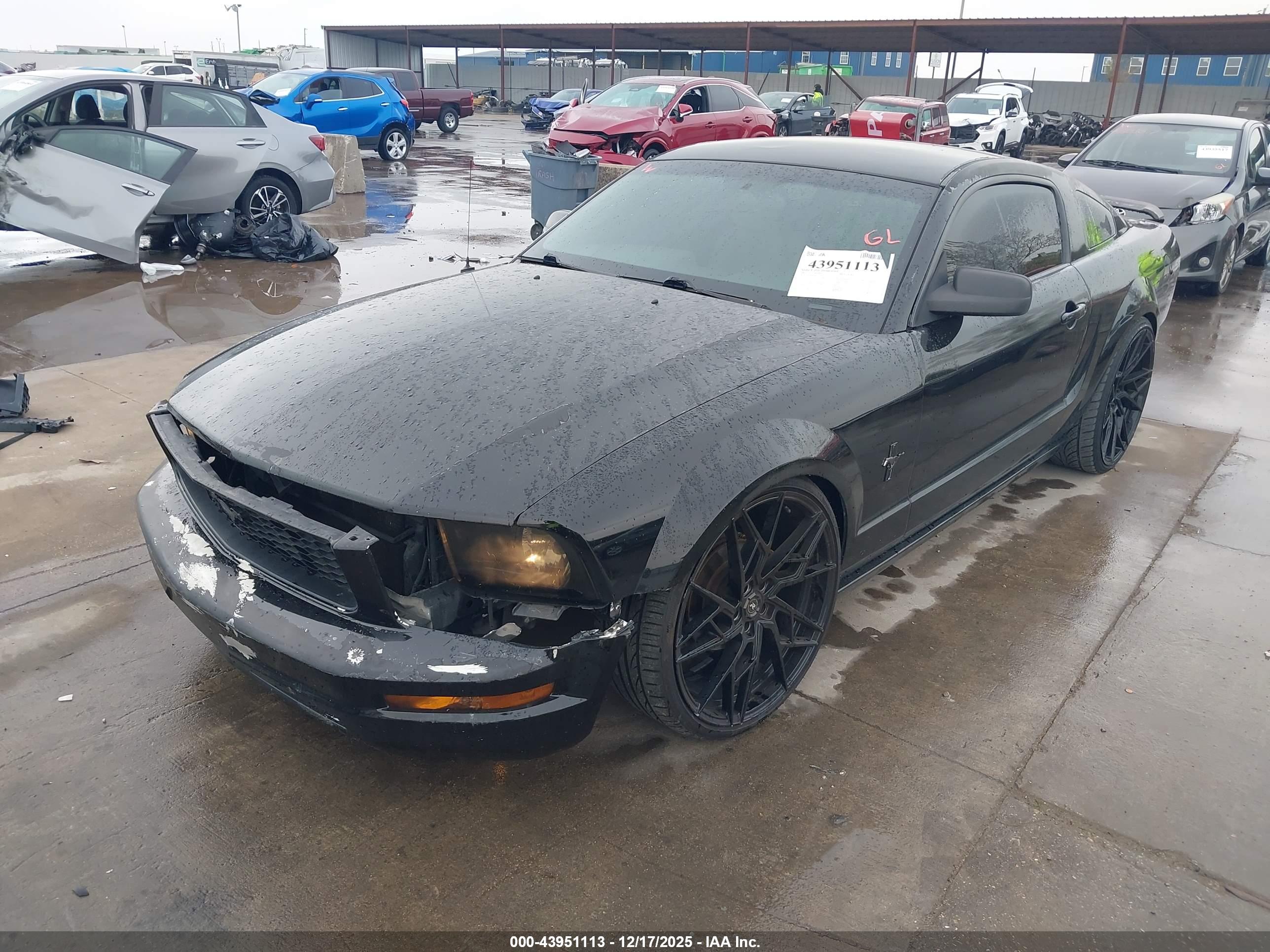 FORD MUSTANG image 2