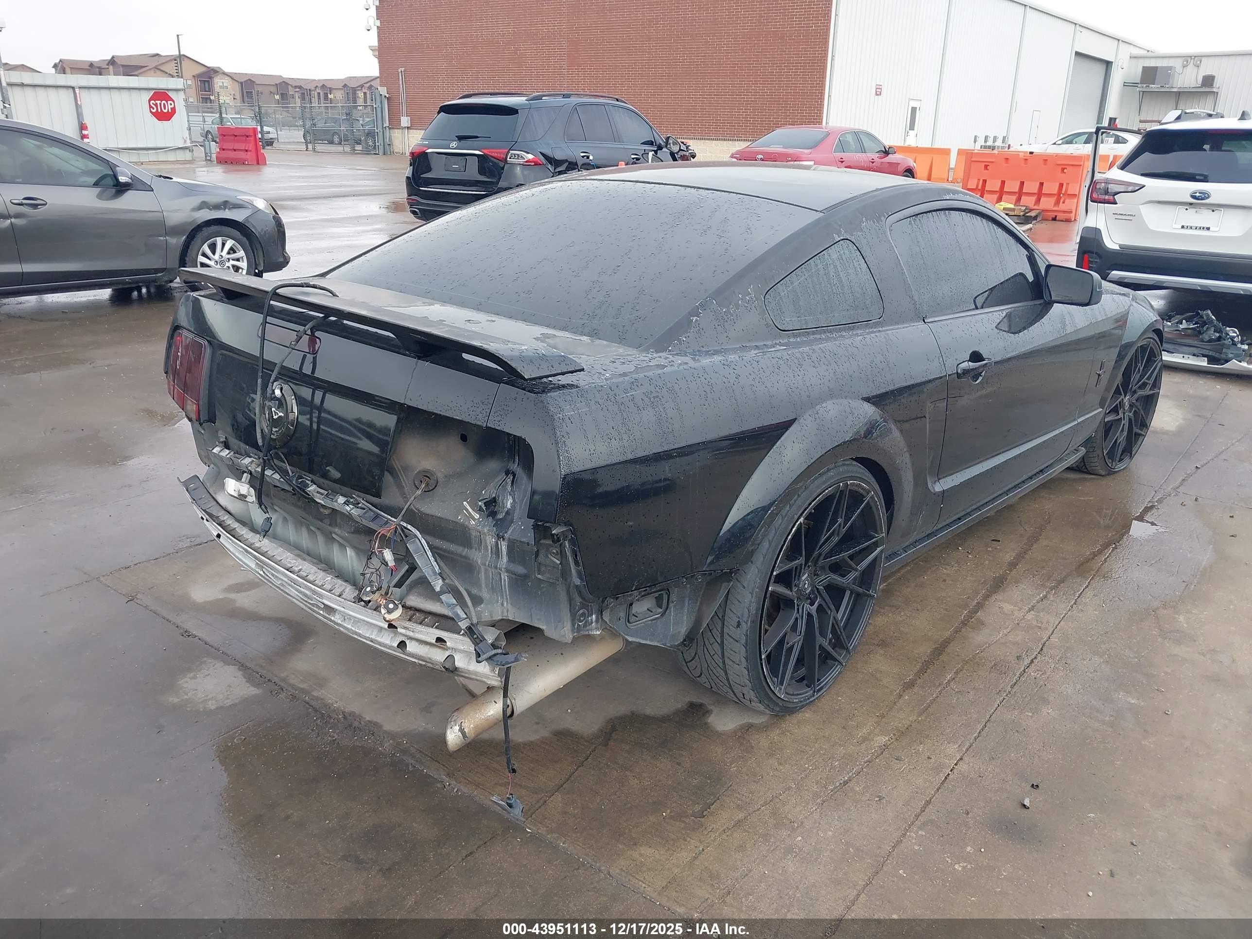 FORD MUSTANG image 4