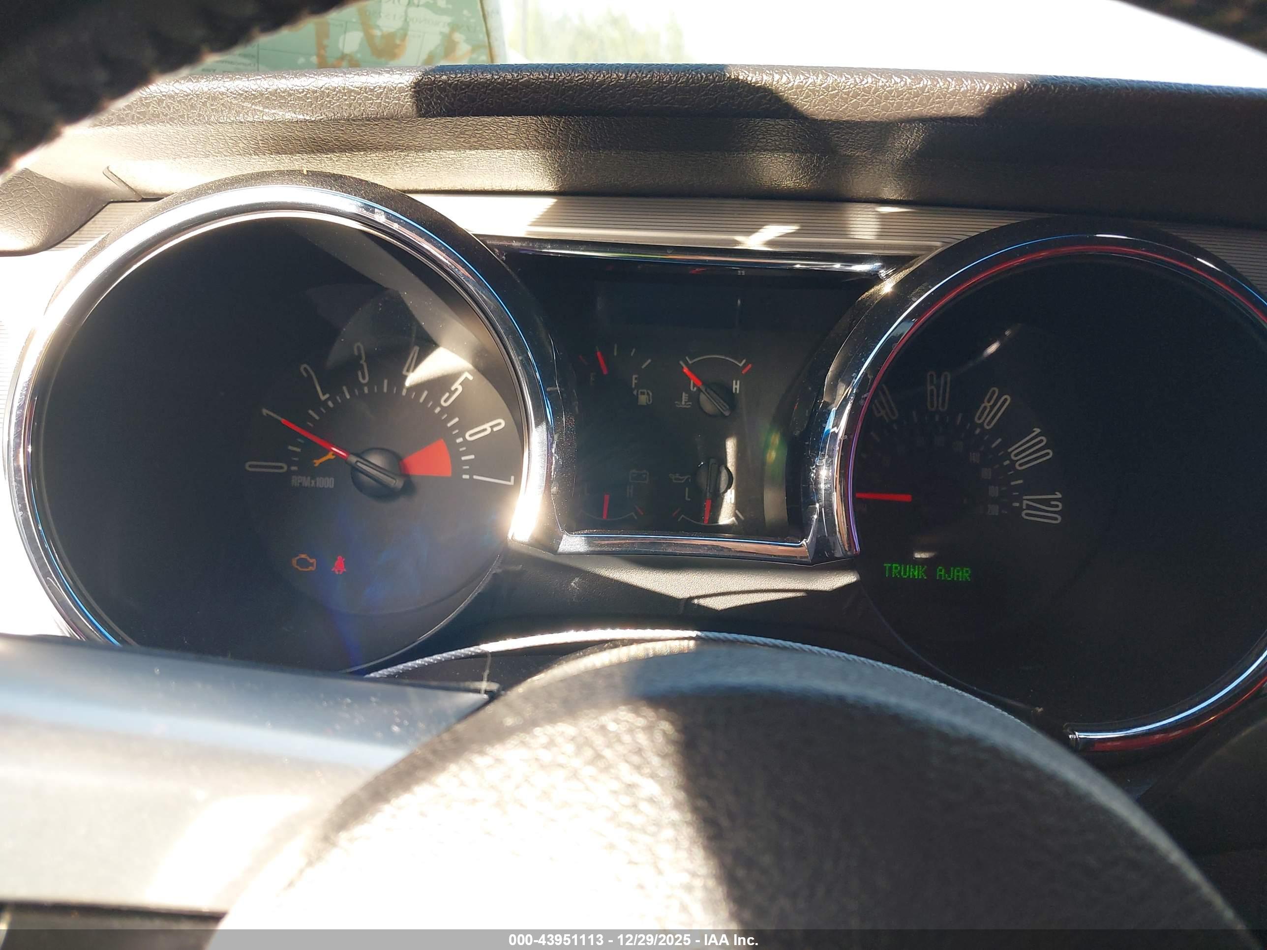 FORD MUSTANG image 7
