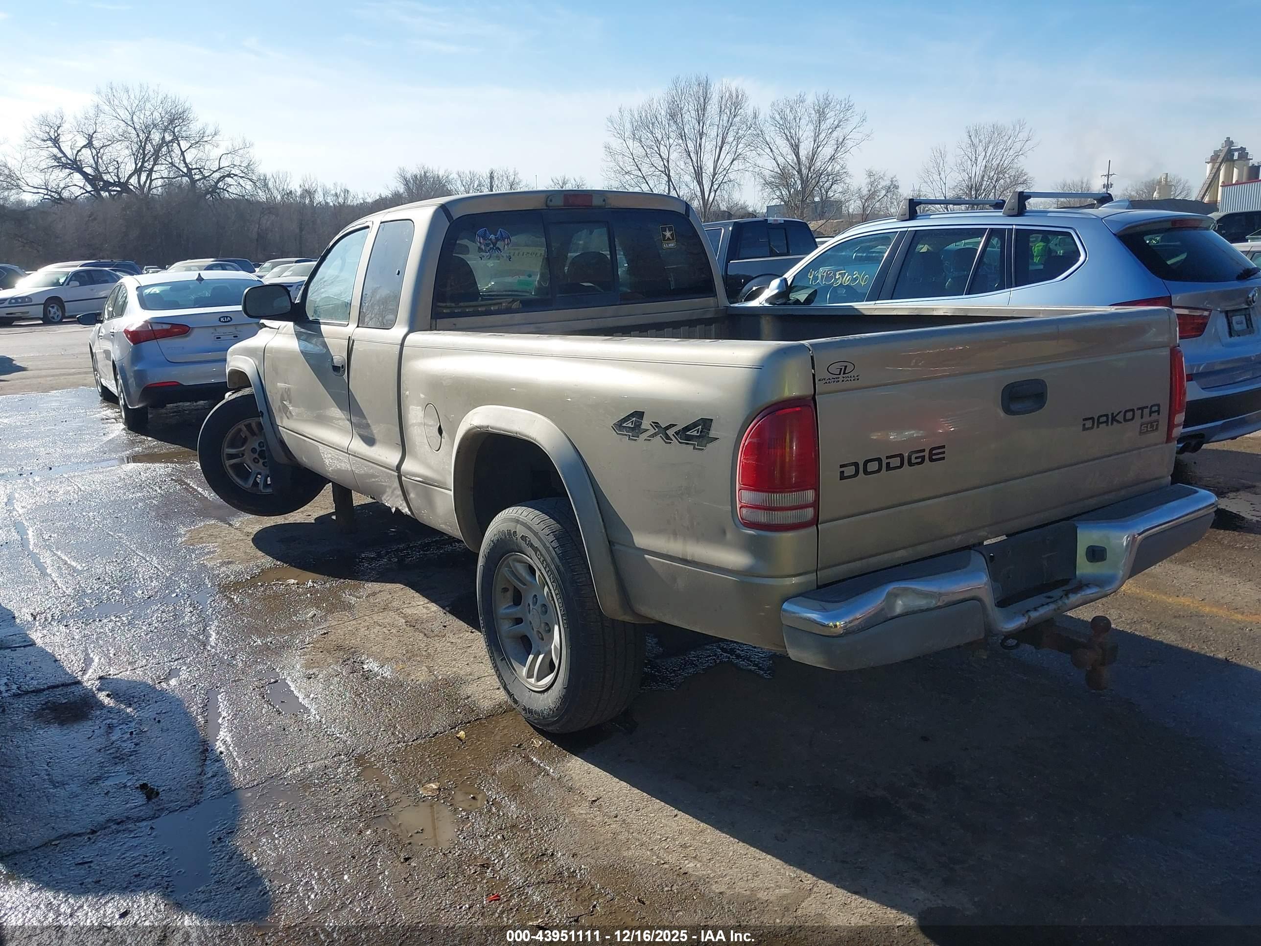 DODGE DAKOTA image 3