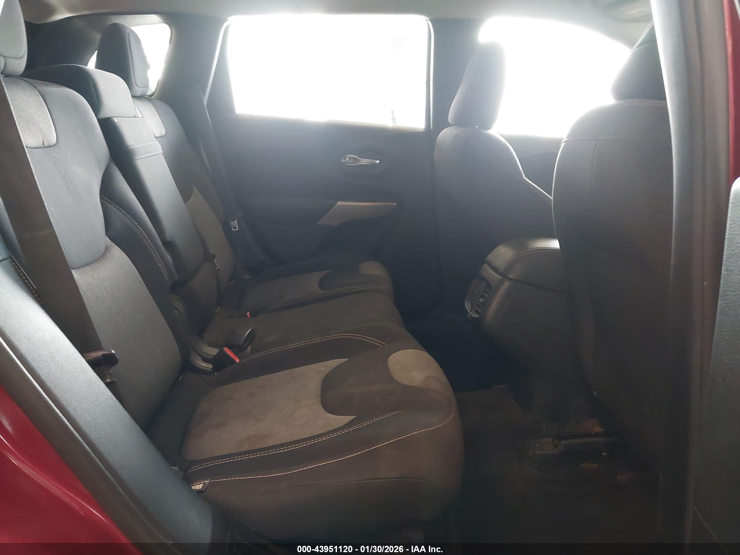 JEEP CHEROKEE image 8