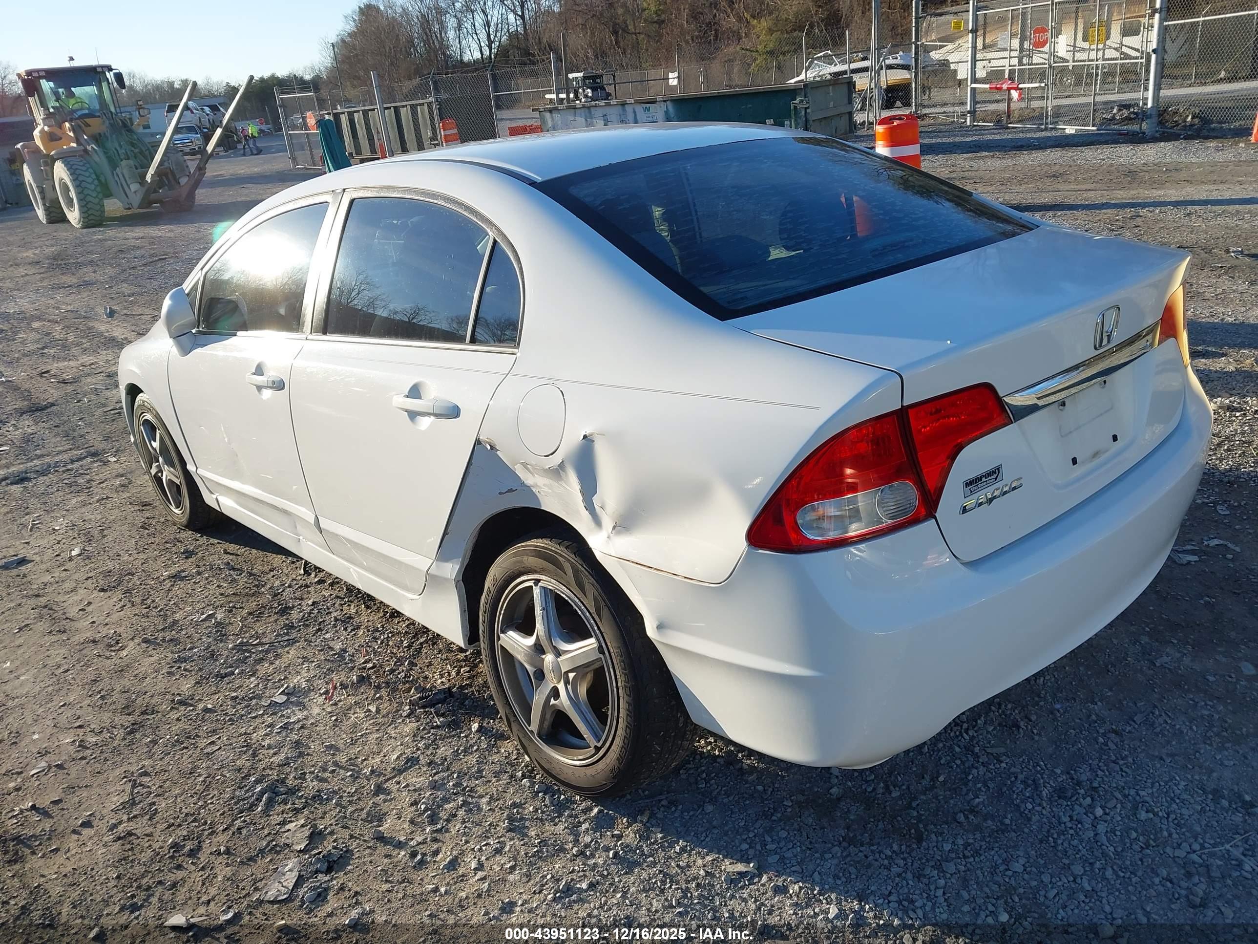 HONDA CIVIC image 3