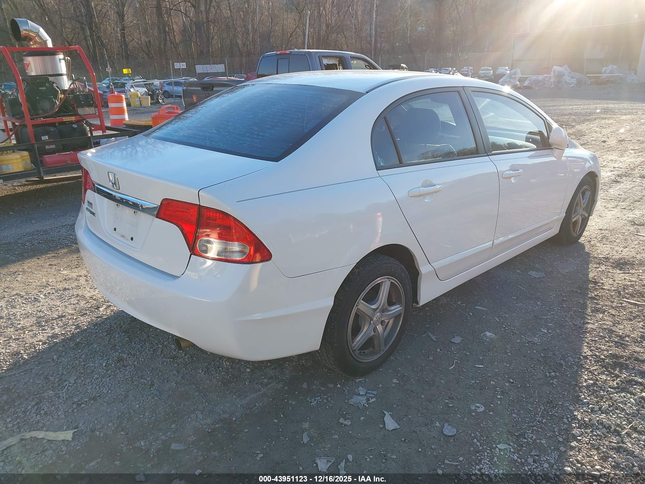 HONDA CIVIC image 4