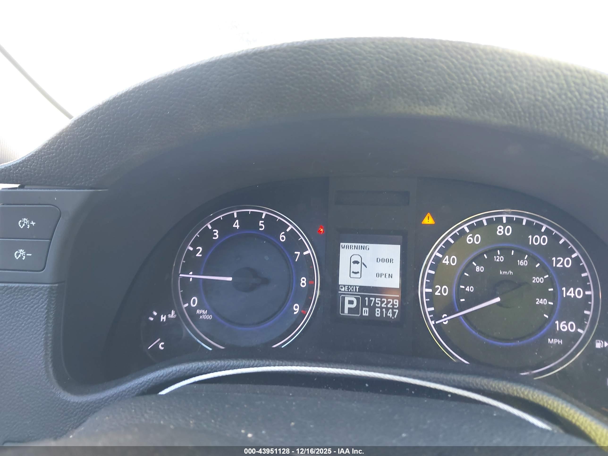 INFINITI G37X image 7