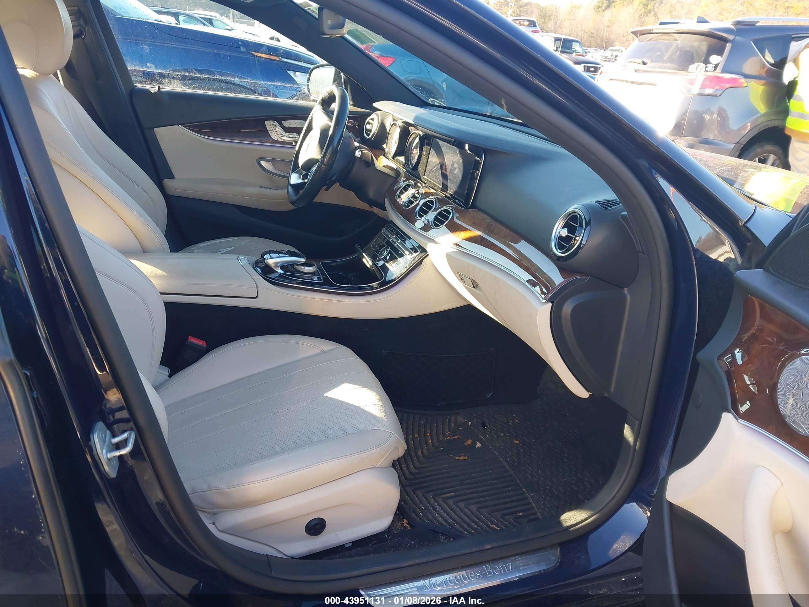 MERCEDES-BENZ E image 5