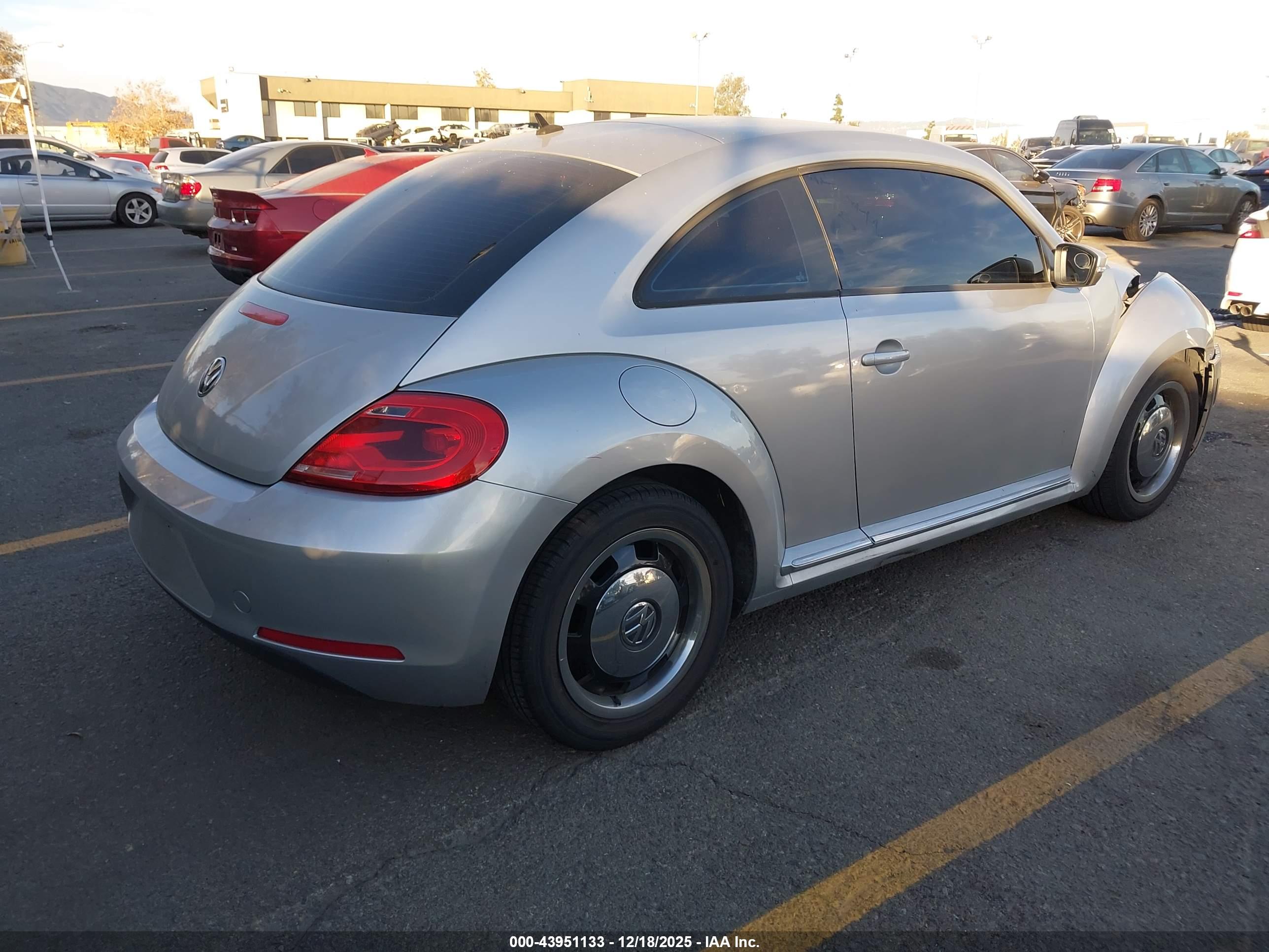VOLKSWAGEN BEETLE image 4