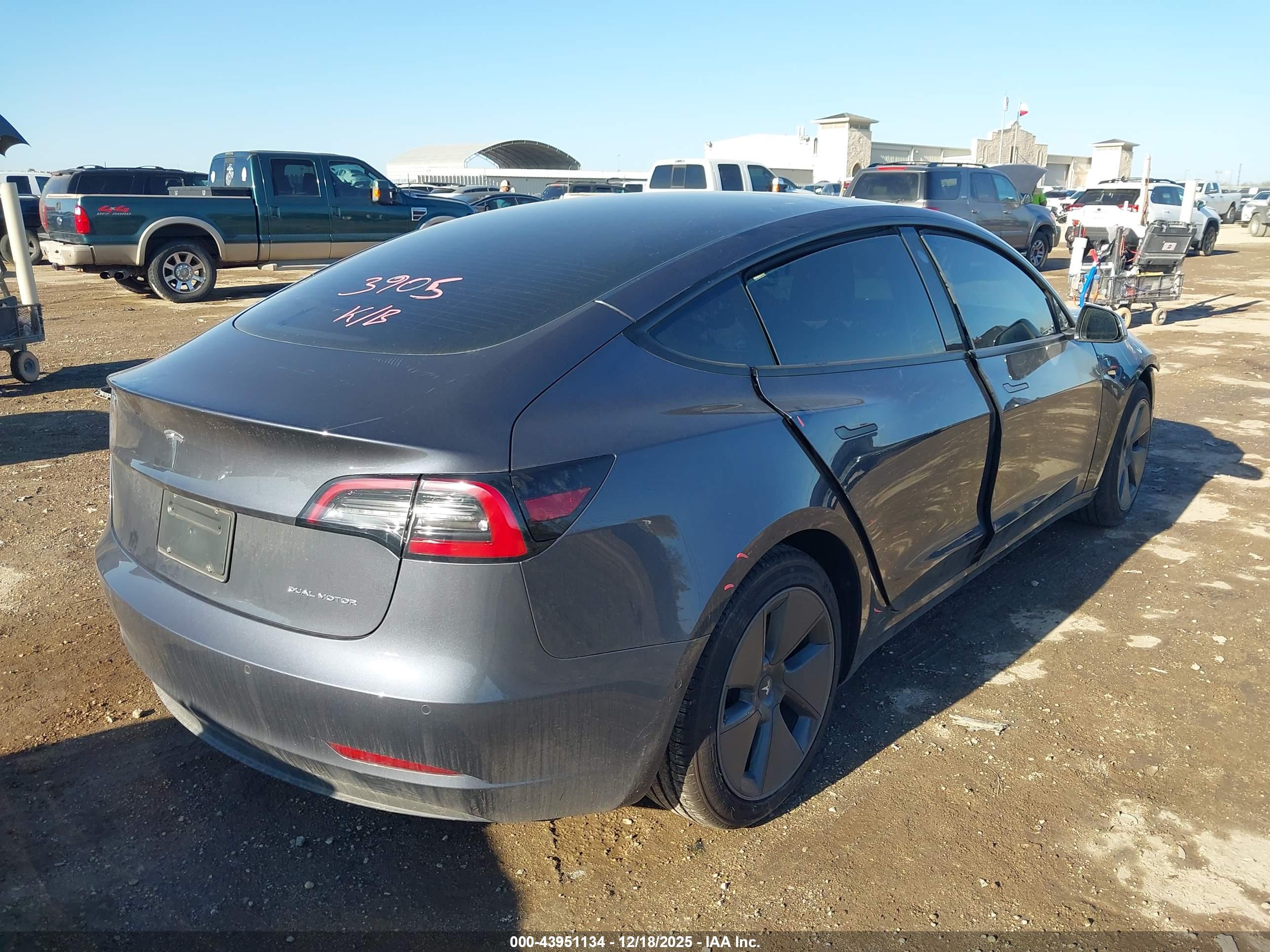 TESLA MODEL image 4