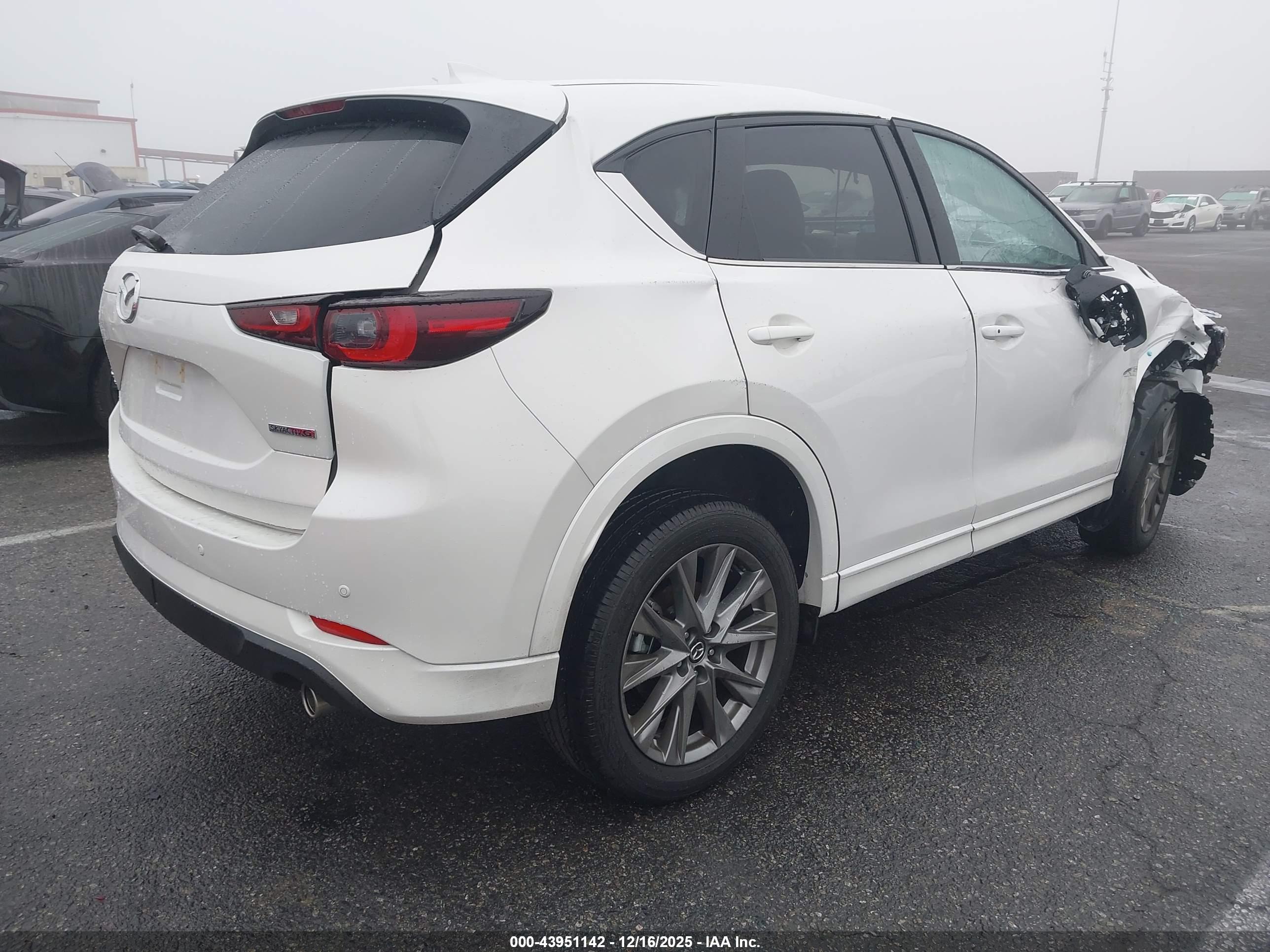 MAZDA CX-5 image 4