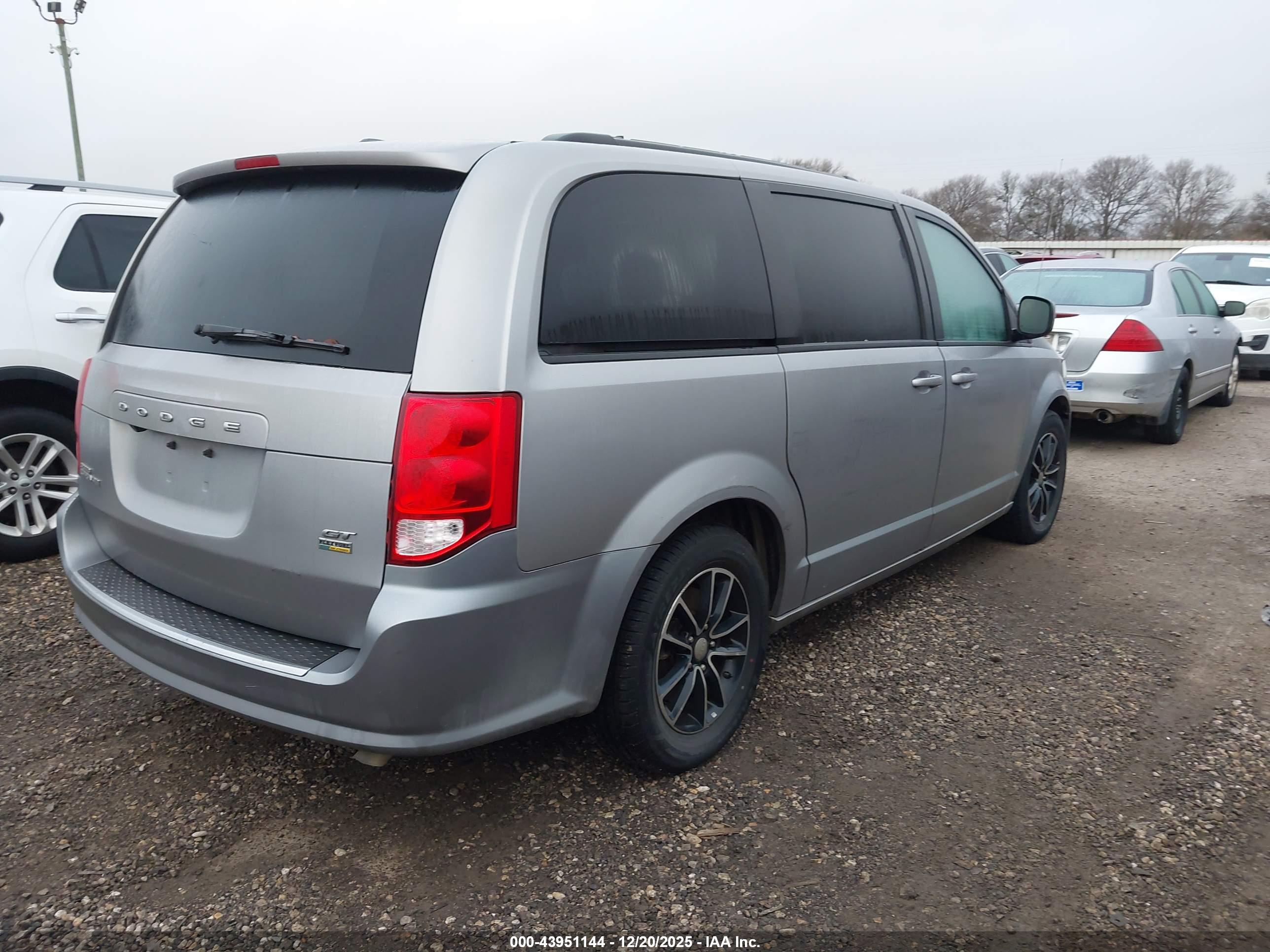 DODGE GRAND image 4