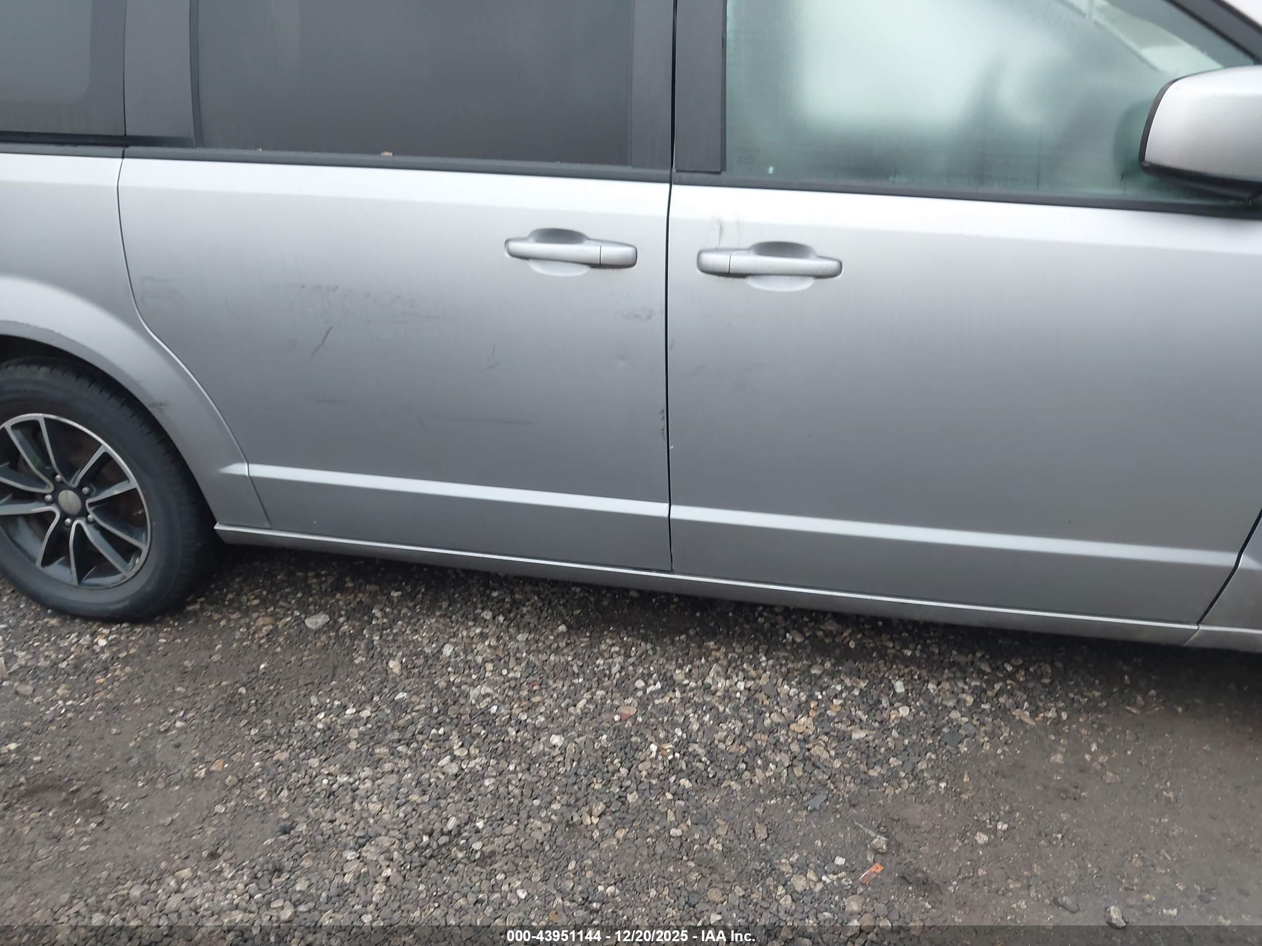 DODGE GRAND image 6