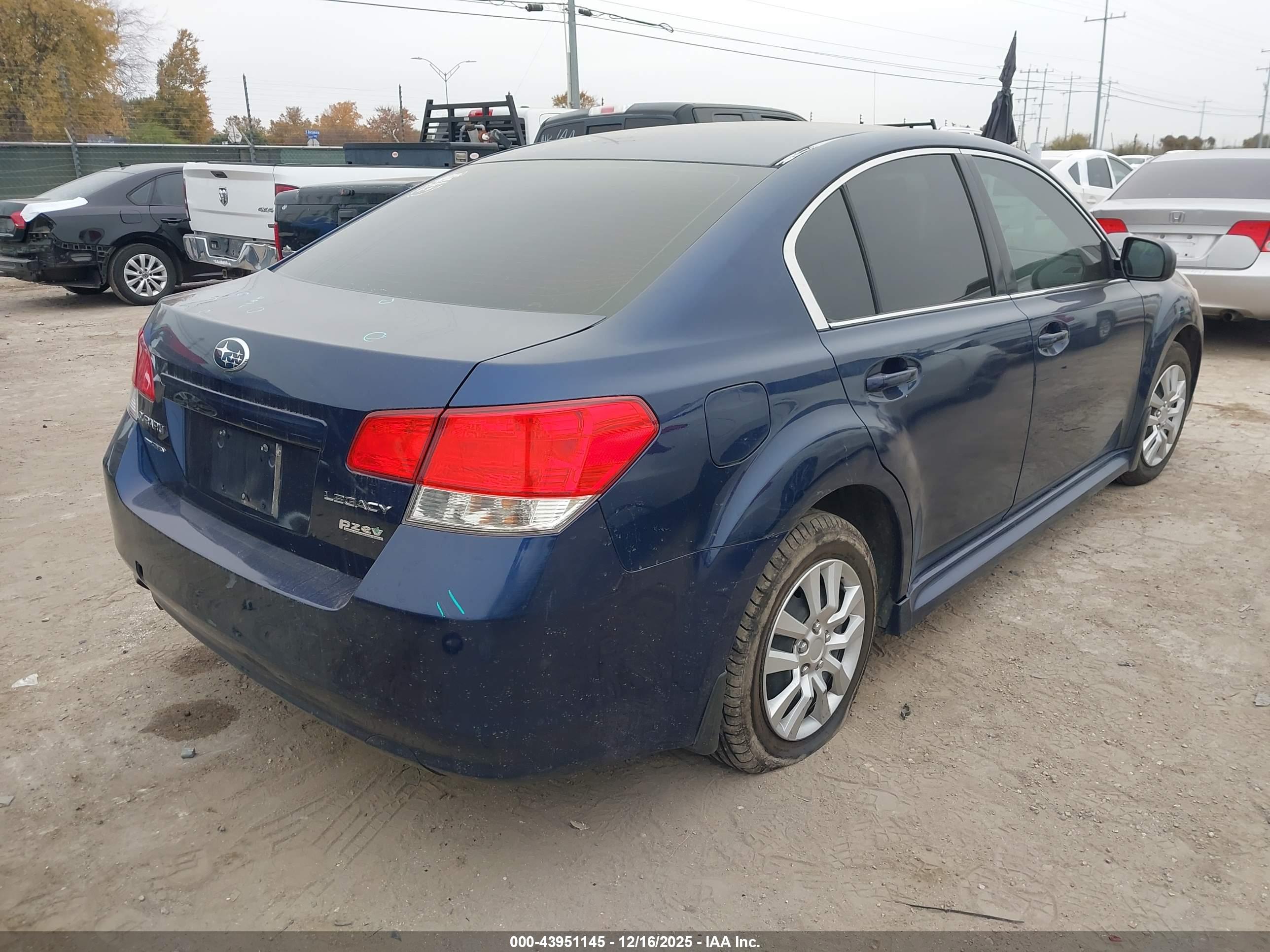SUBARU LEGACY image 4